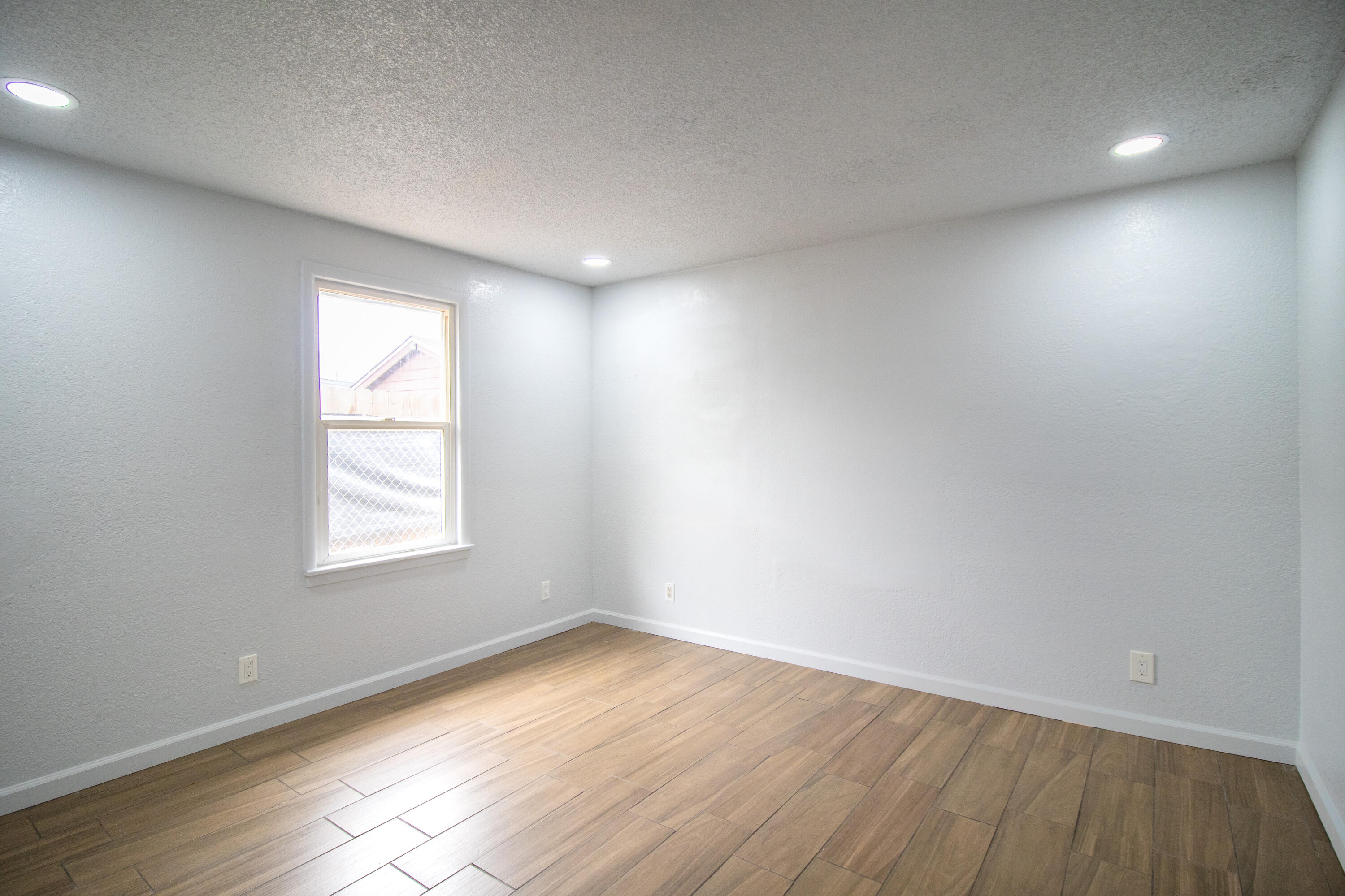 818 W W Sweet Ave, Visalia, CA 93291