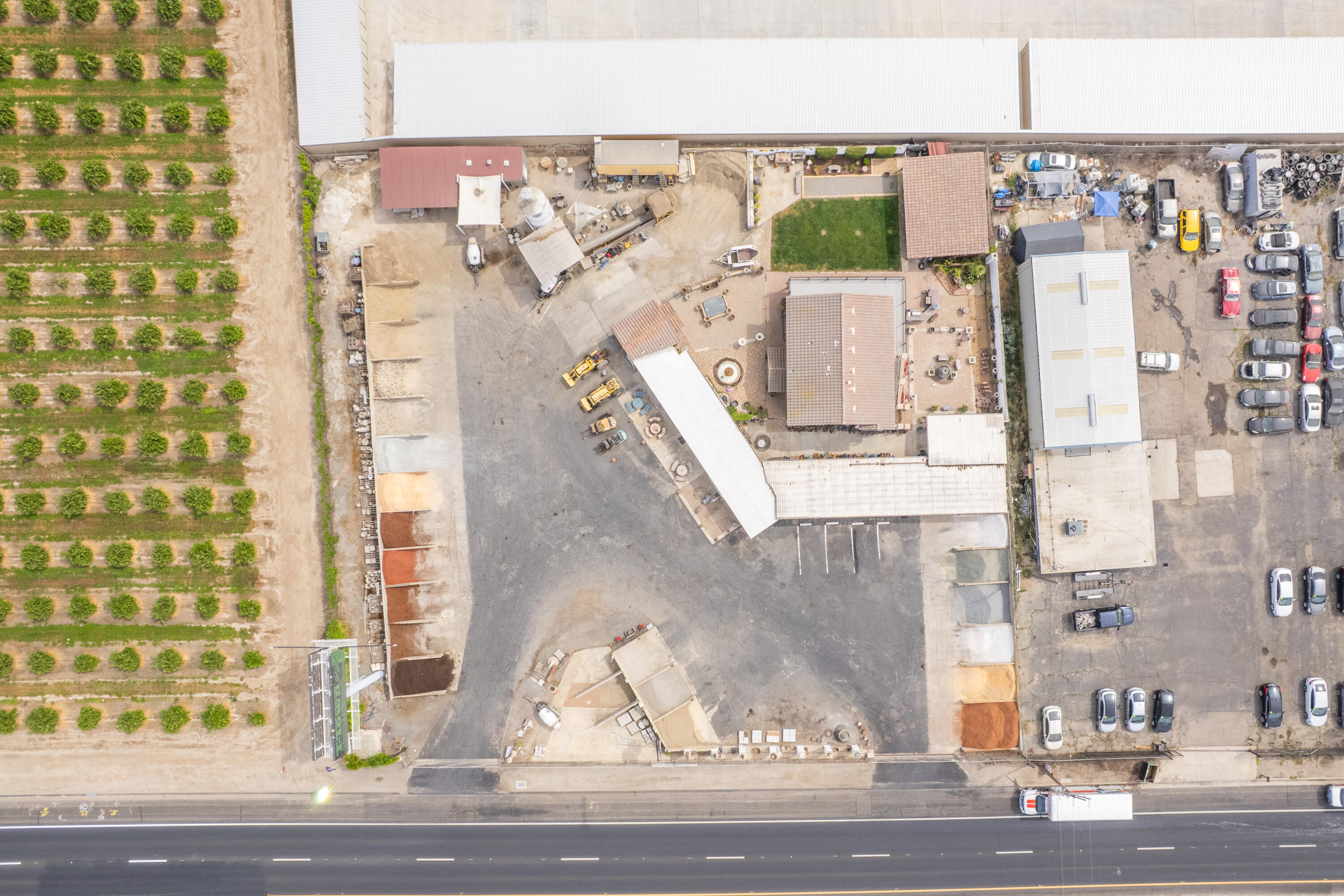 26300 N Mooney Blvd, Tulare, CA 93274