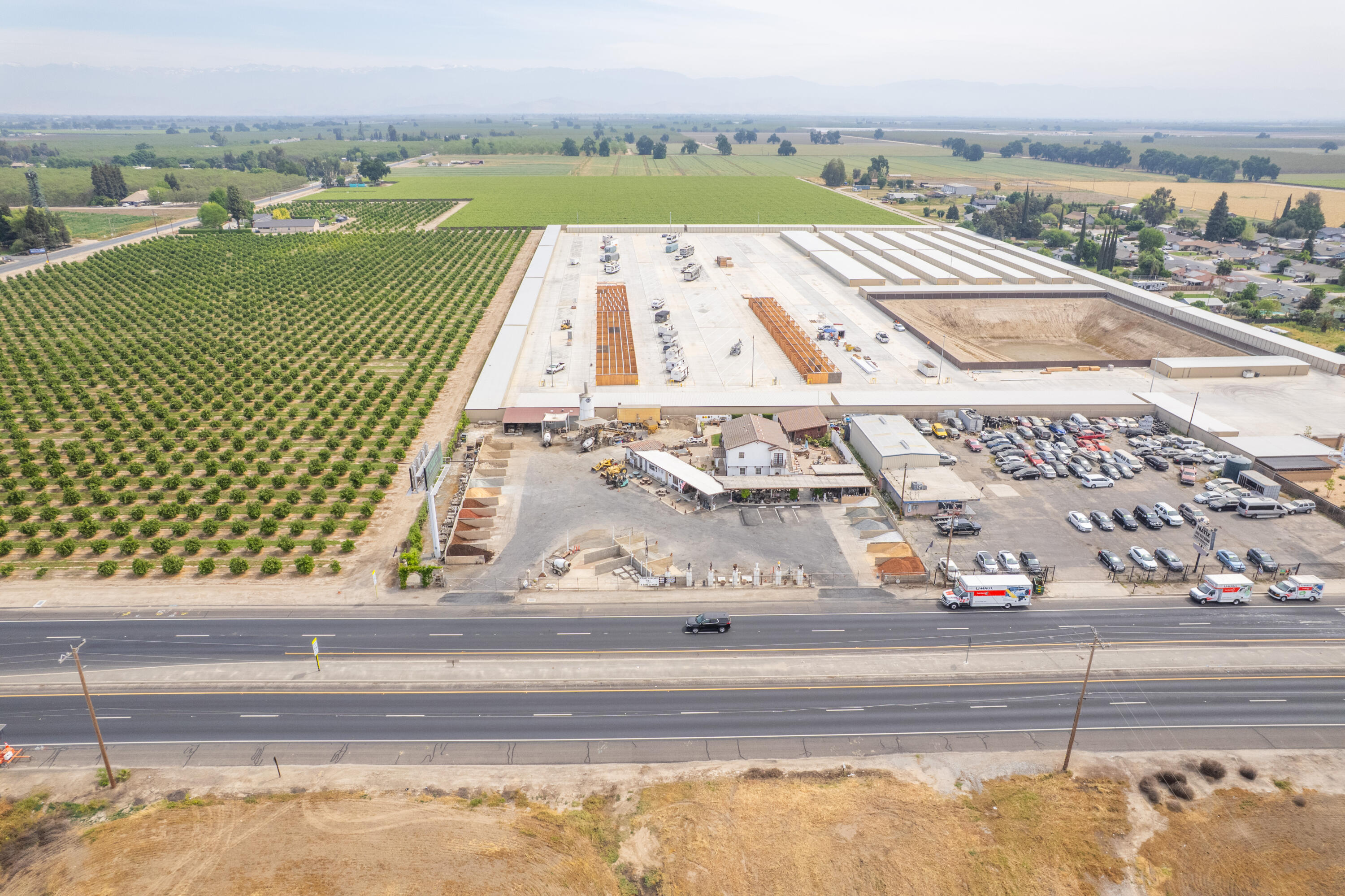 26300 N Mooney Blvd, Tulare, CA 93274