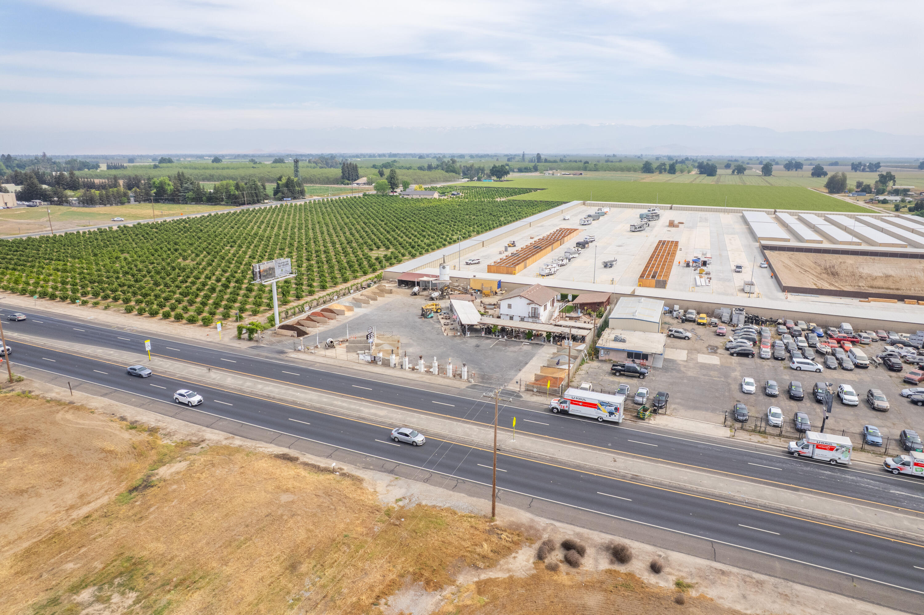 26300 N Mooney Blvd, Tulare, CA 93274