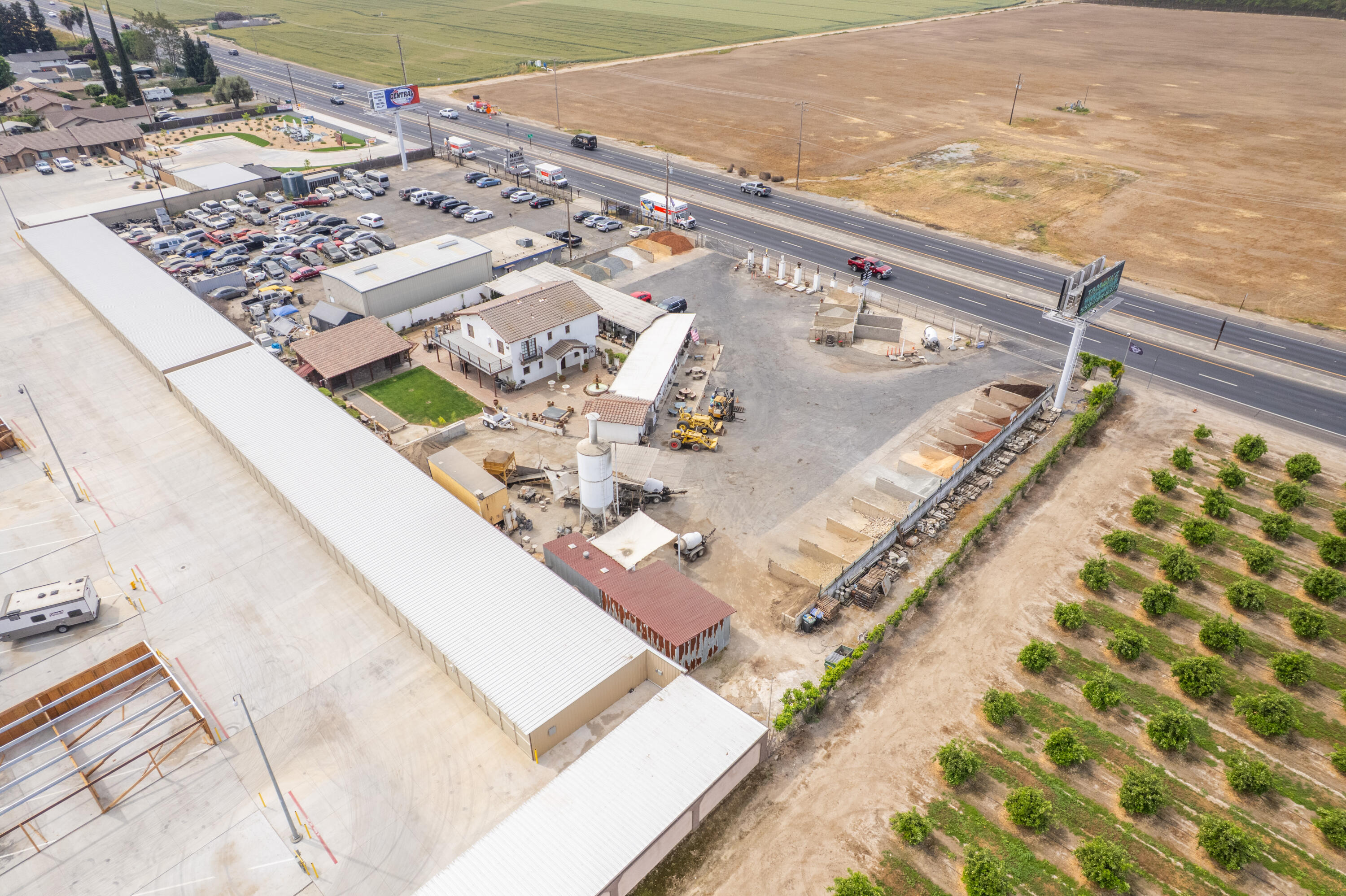 26300 N Mooney Blvd, Tulare, CA 93274