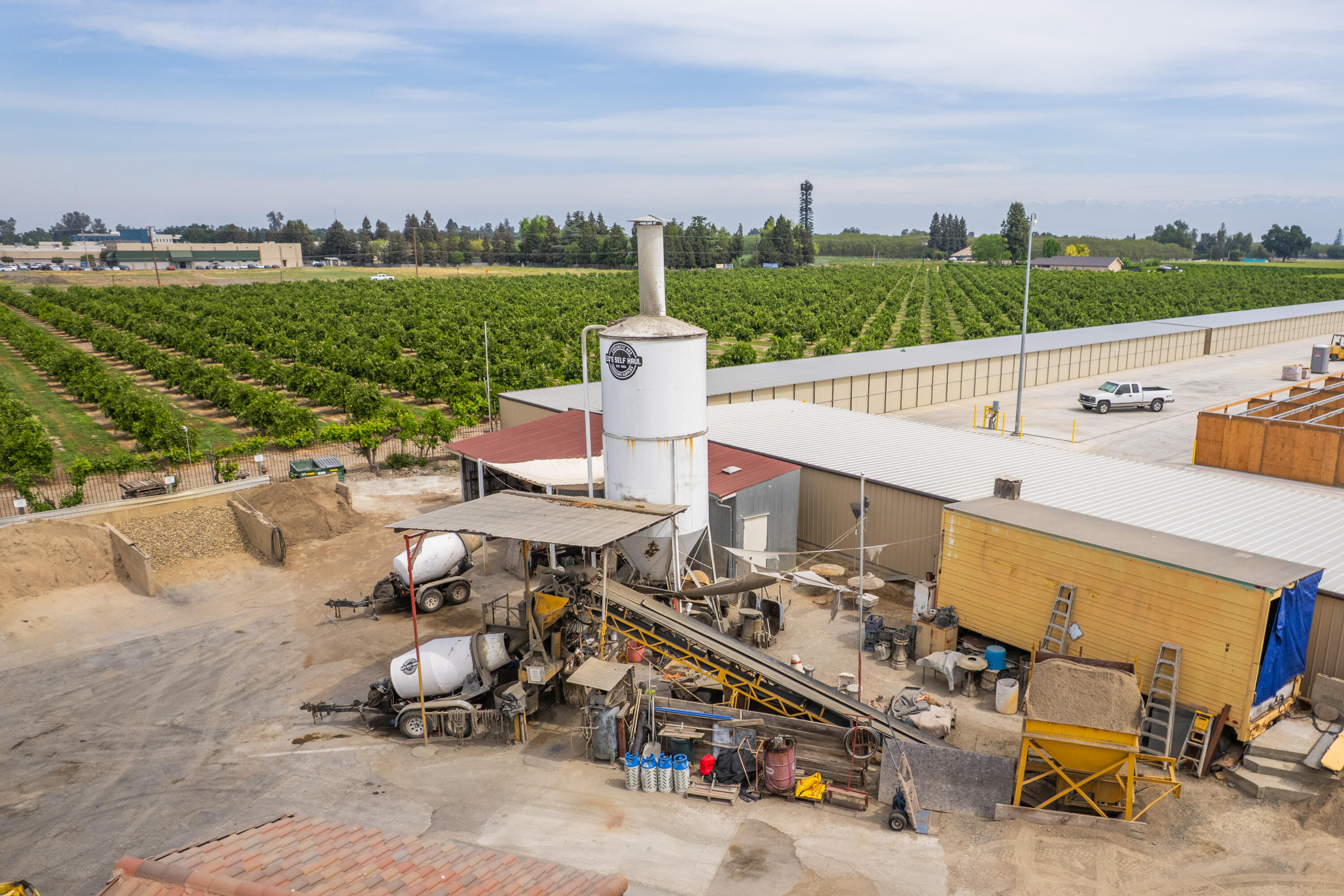 26300 N Mooney Blvd, Tulare, CA 93274