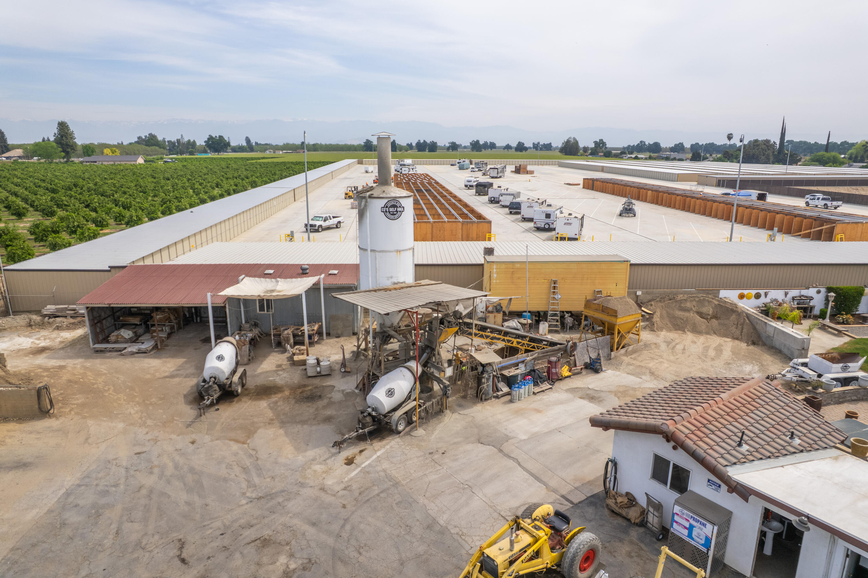 26300 N Mooney Blvd, Tulare, CA 93274