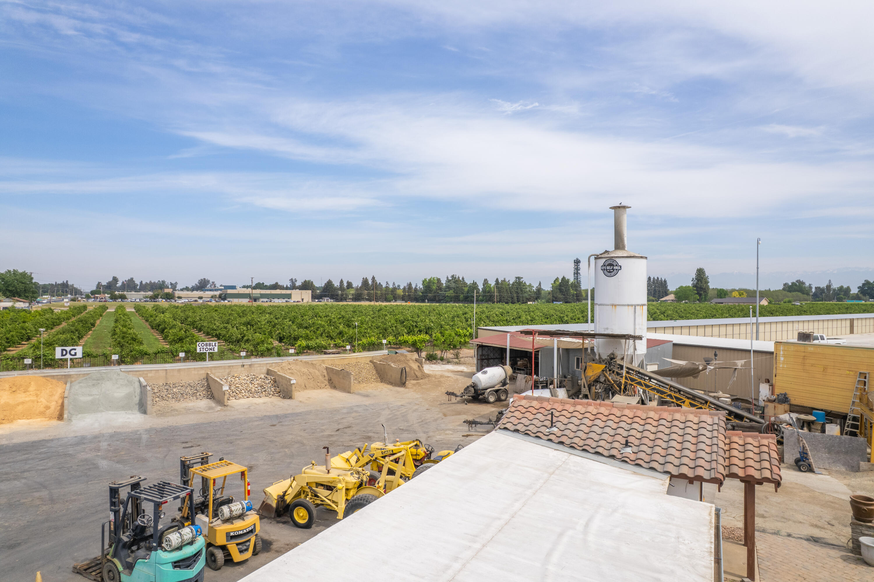 26300 N Mooney Blvd, Tulare, CA 93274