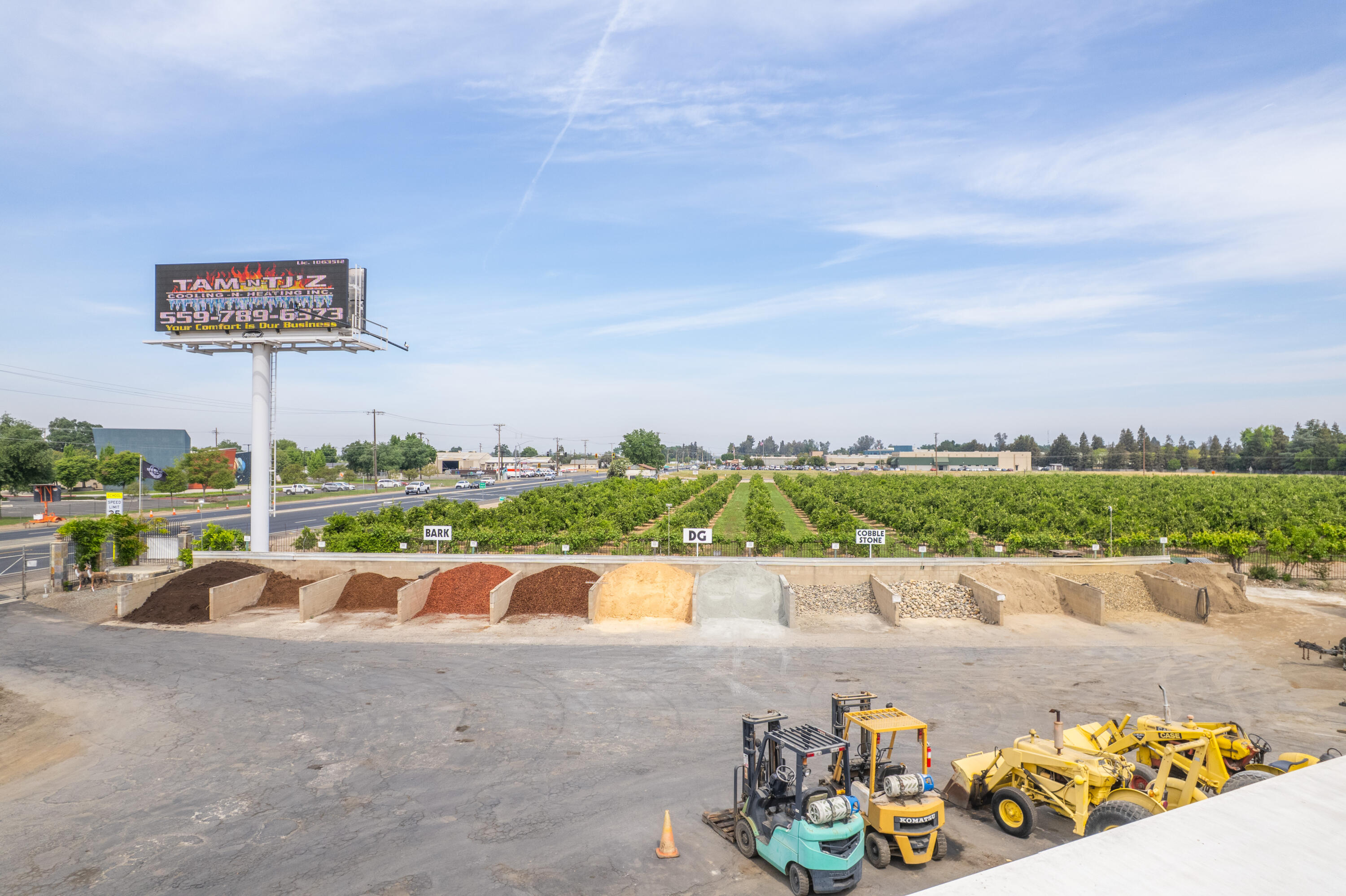 26300 N Mooney Blvd, Tulare, CA 93274