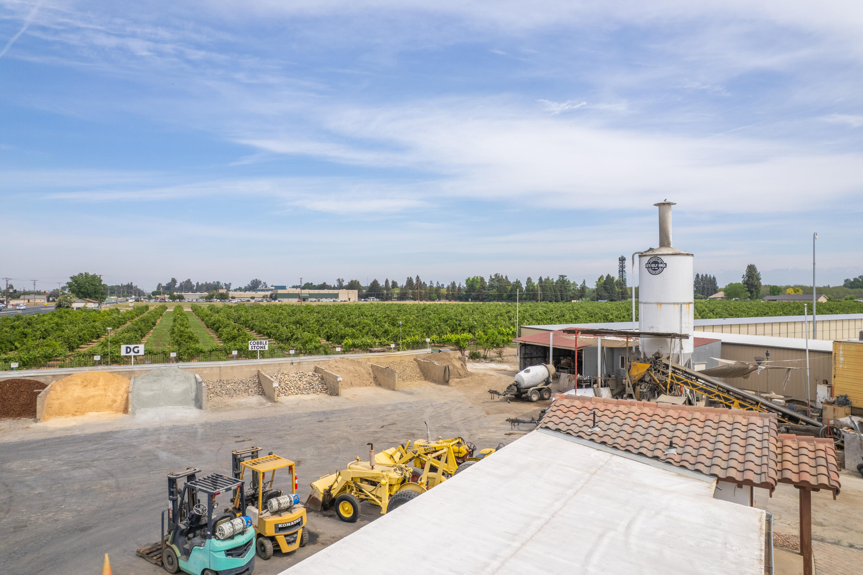 26300 N Mooney Blvd, Tulare, CA 93274