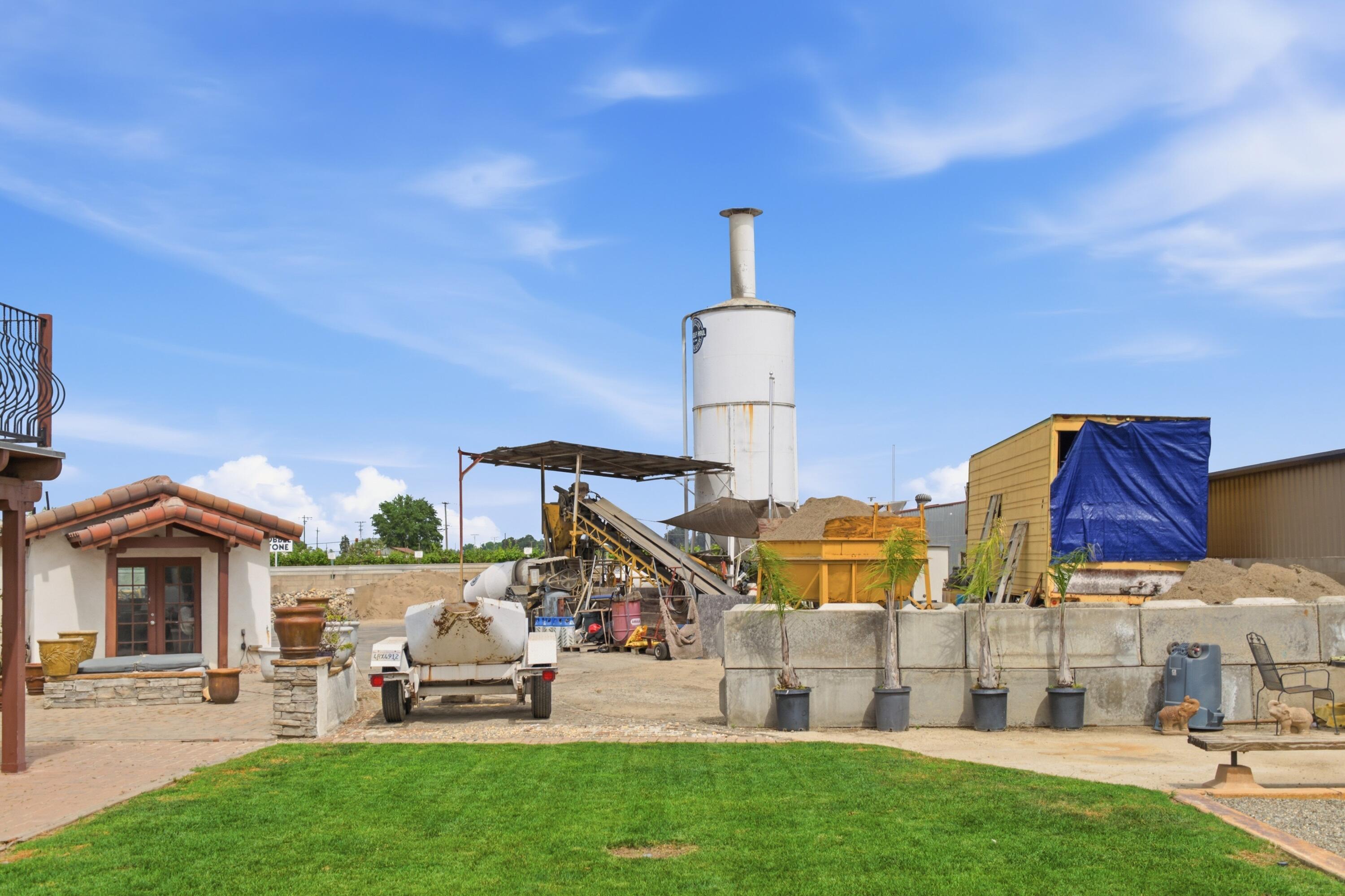 26300 N Mooney Blvd, Tulare, CA 93274