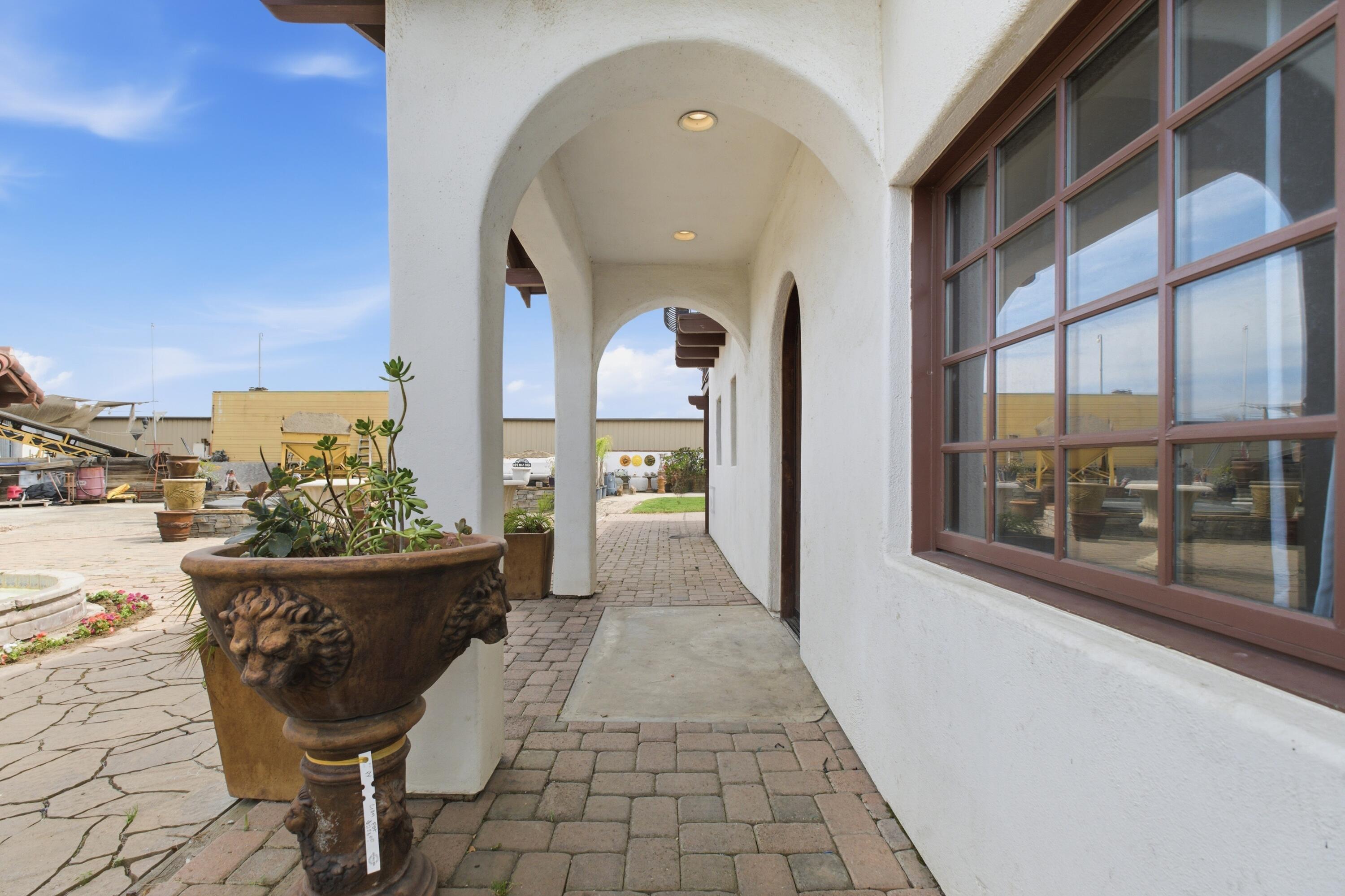 26300 N Mooney Blvd, Tulare, CA 93274