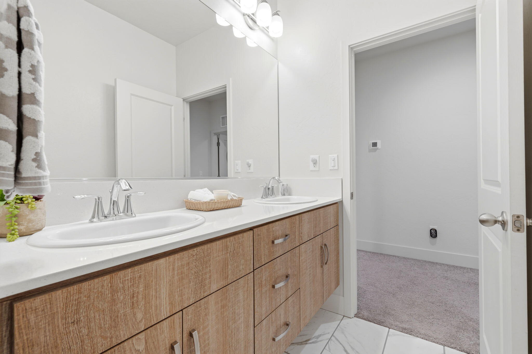 3345 W Florence Ave, Visalia, CA 93277