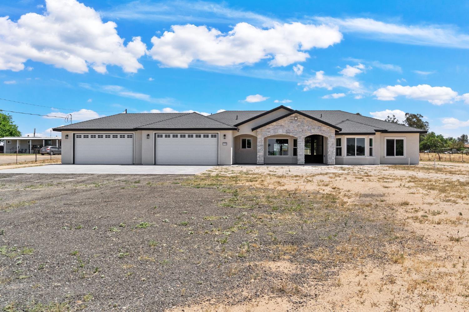 21035 Forest Glen Rd, Madera, CA 93638