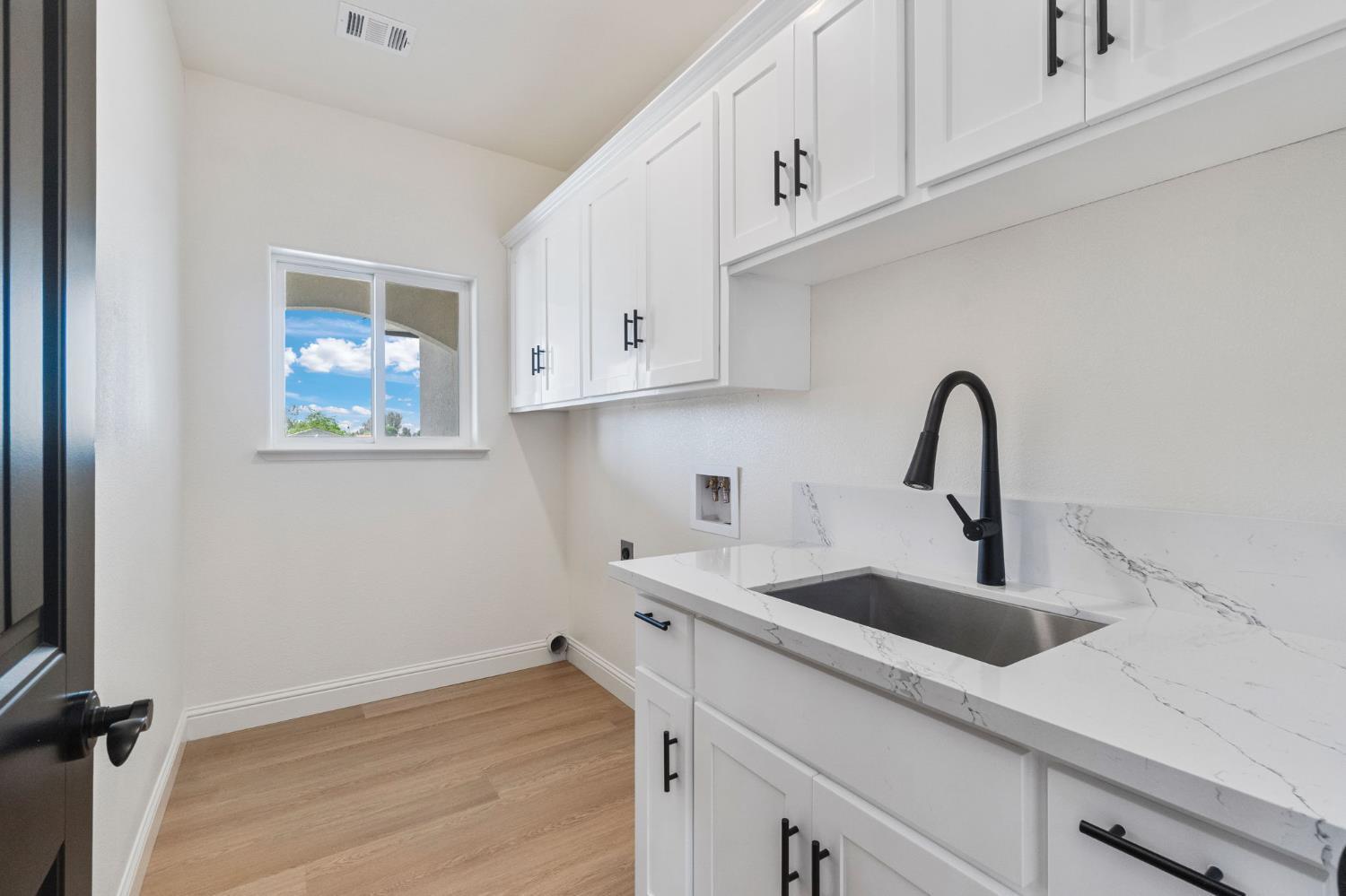 21035 Forest Glen Rd, Madera, CA 93638