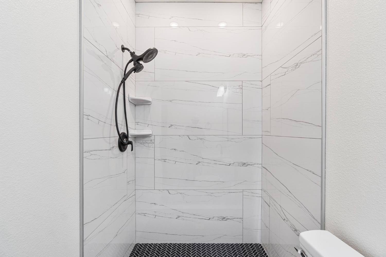 21035 Forest Glen Rd, Madera, CA 93638