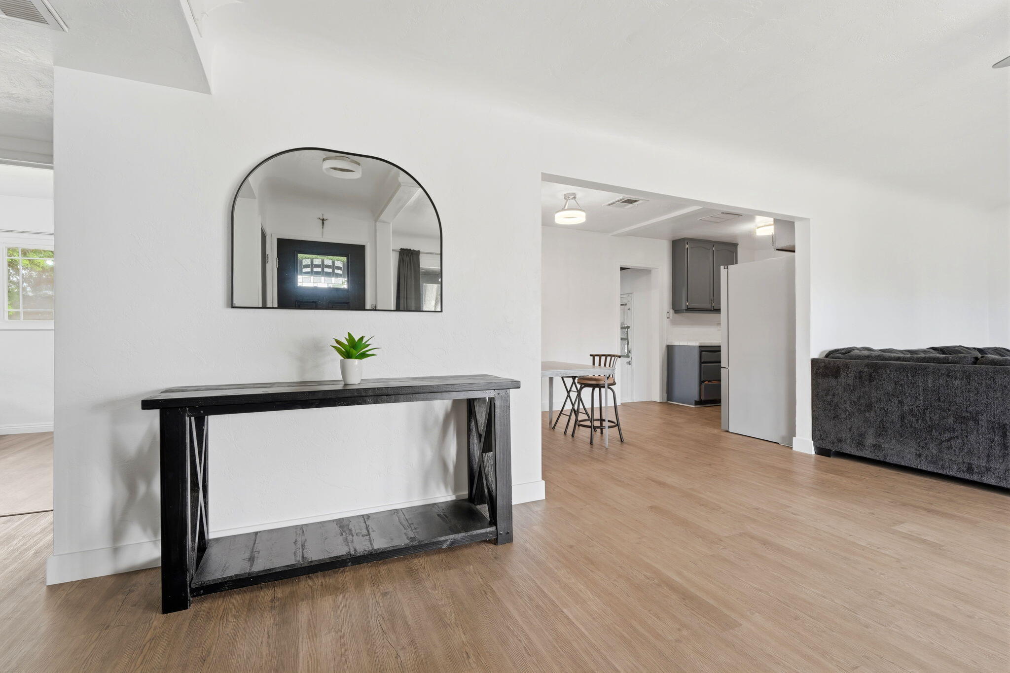 630 Auburn St, Tulare, CA 93274