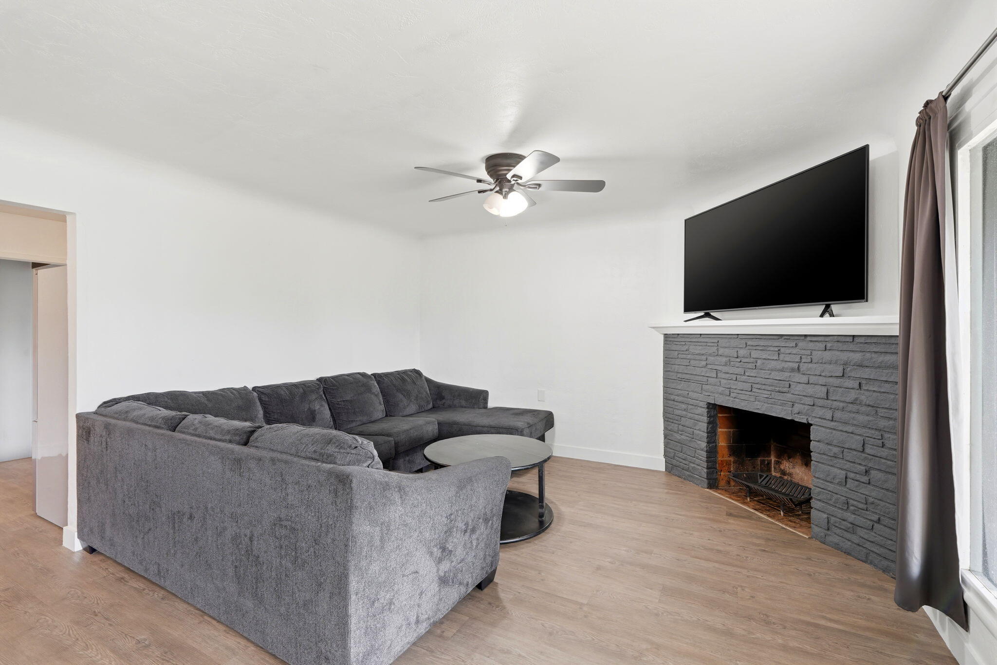 630 Auburn St, Tulare, CA 93274