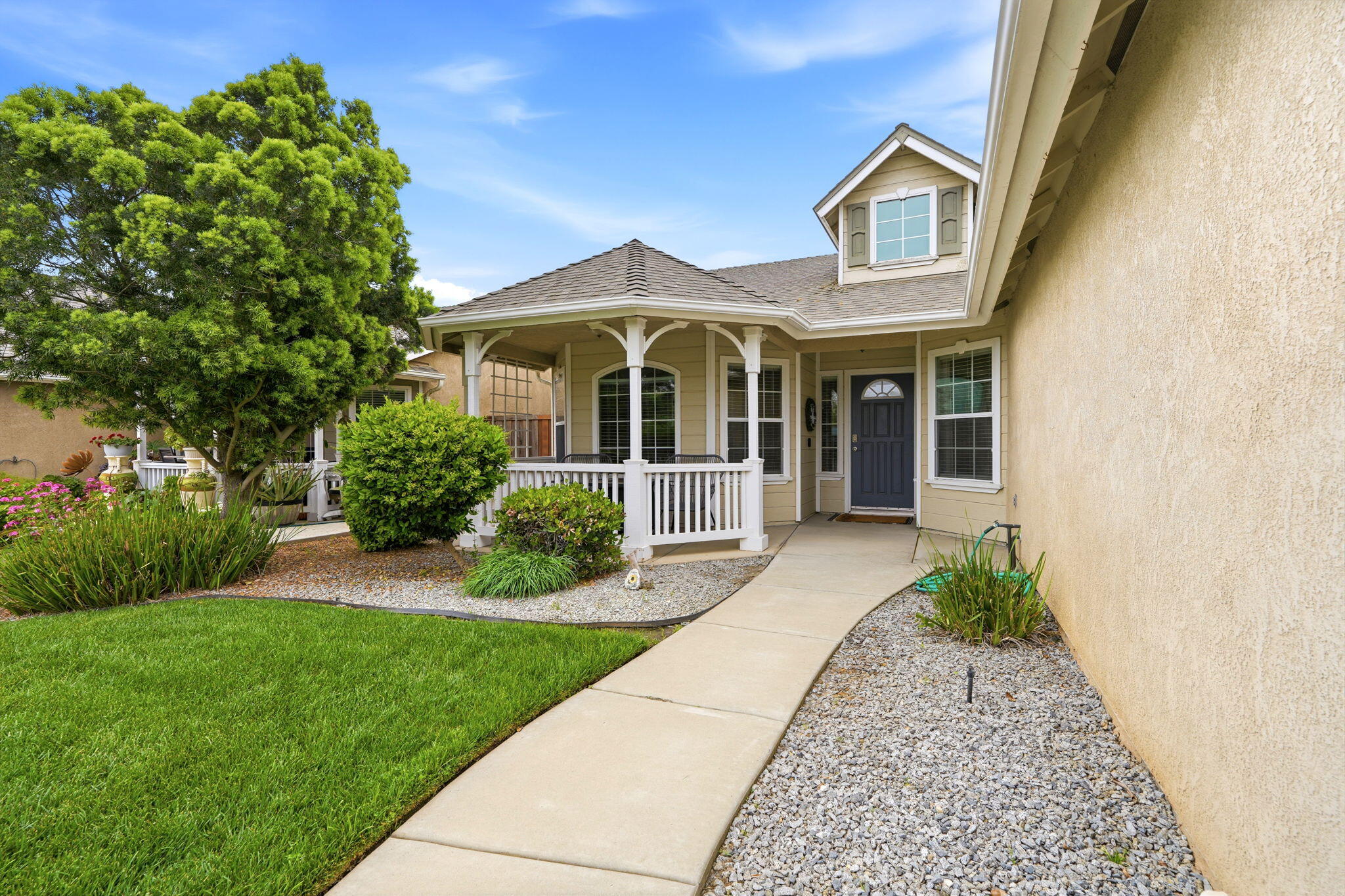 1155 W Julia Way, Hanford, CA 93230