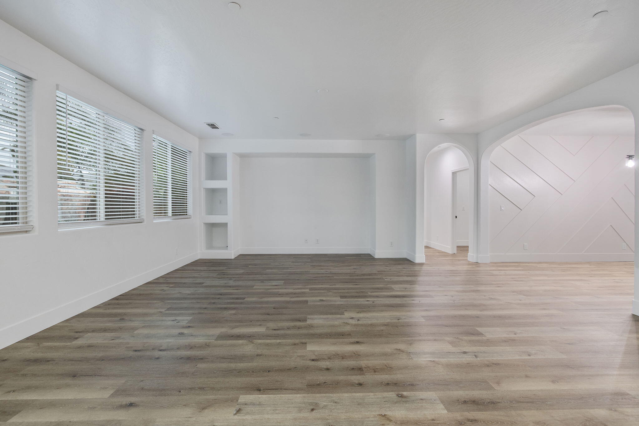 3526 W Buena Vista Ave, Visalia, CA 93291