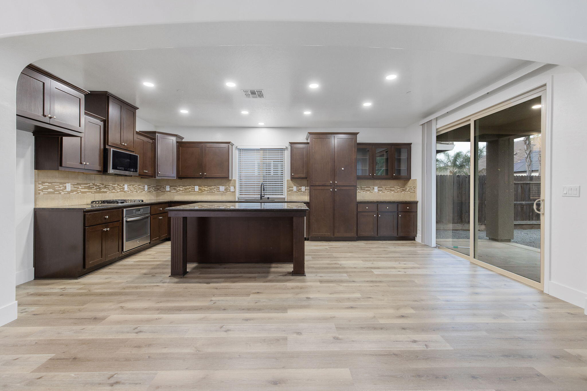 3526 W Buena Vista Ave, Visalia, CA 93291