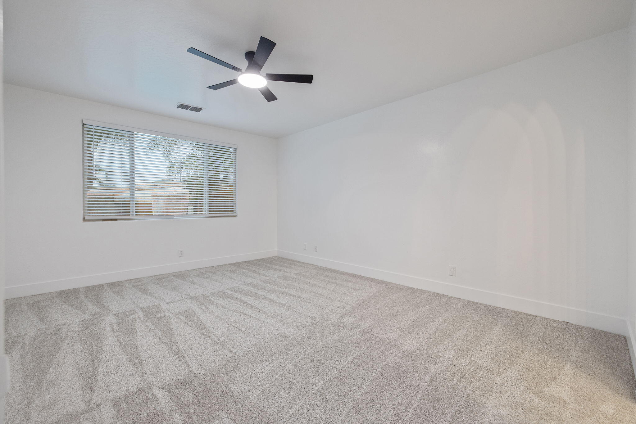 3526 W Buena Vista Ave, Visalia, CA 93291