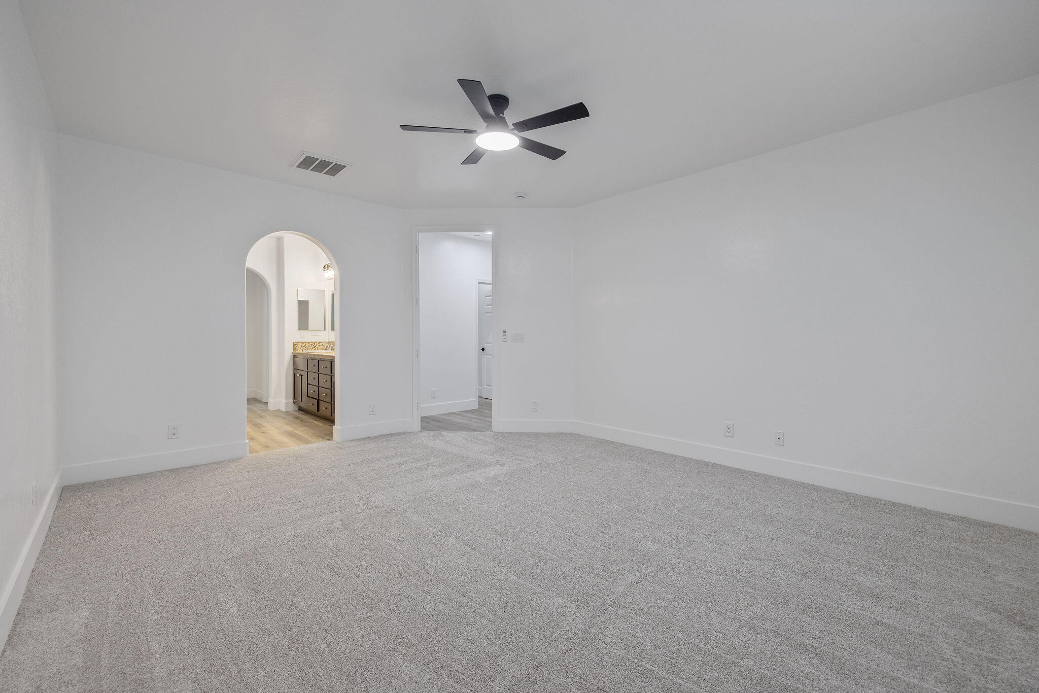 3526 W Buena Vista Ave, Visalia, CA 93291