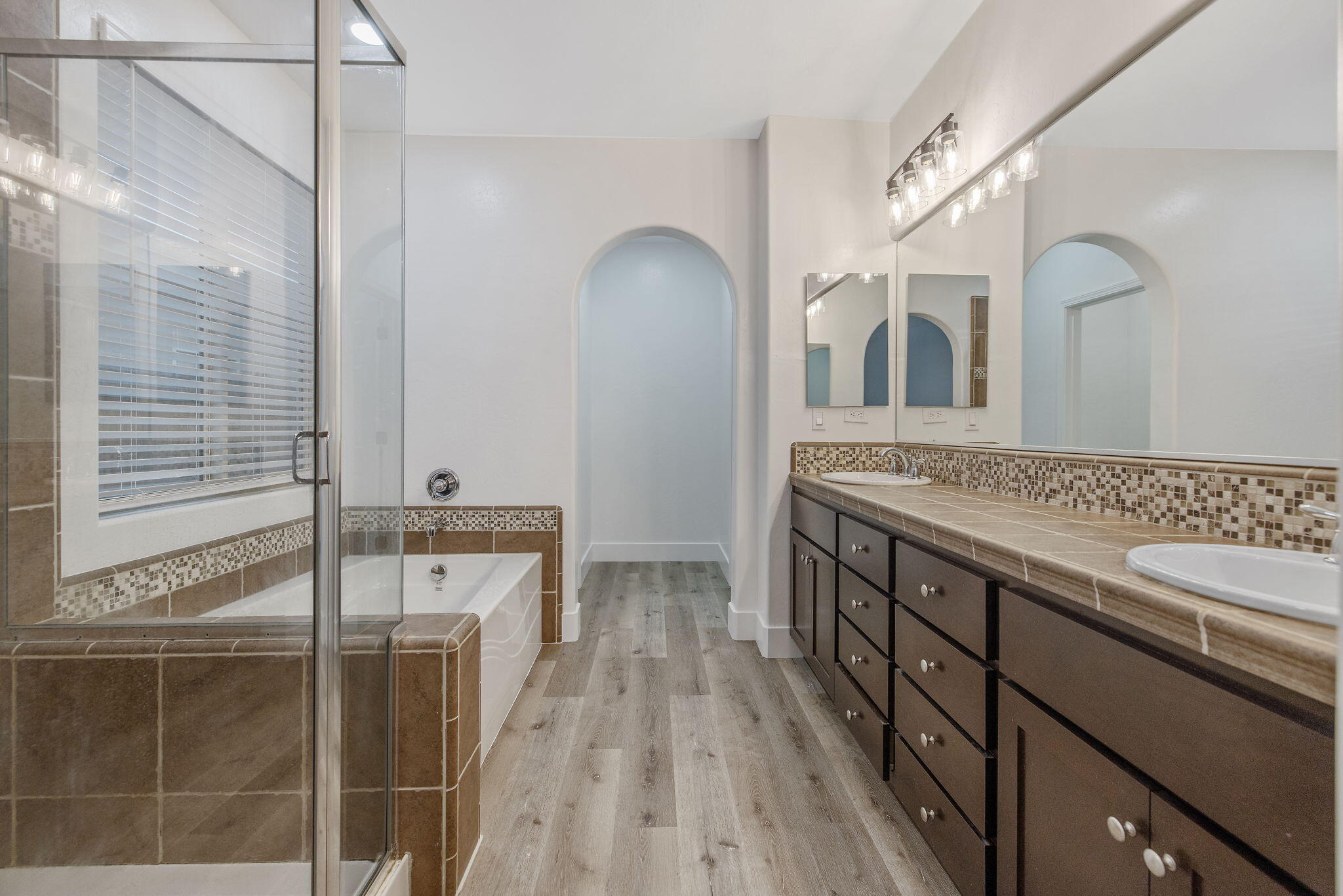 3526 W Buena Vista Ave, Visalia, CA 93291