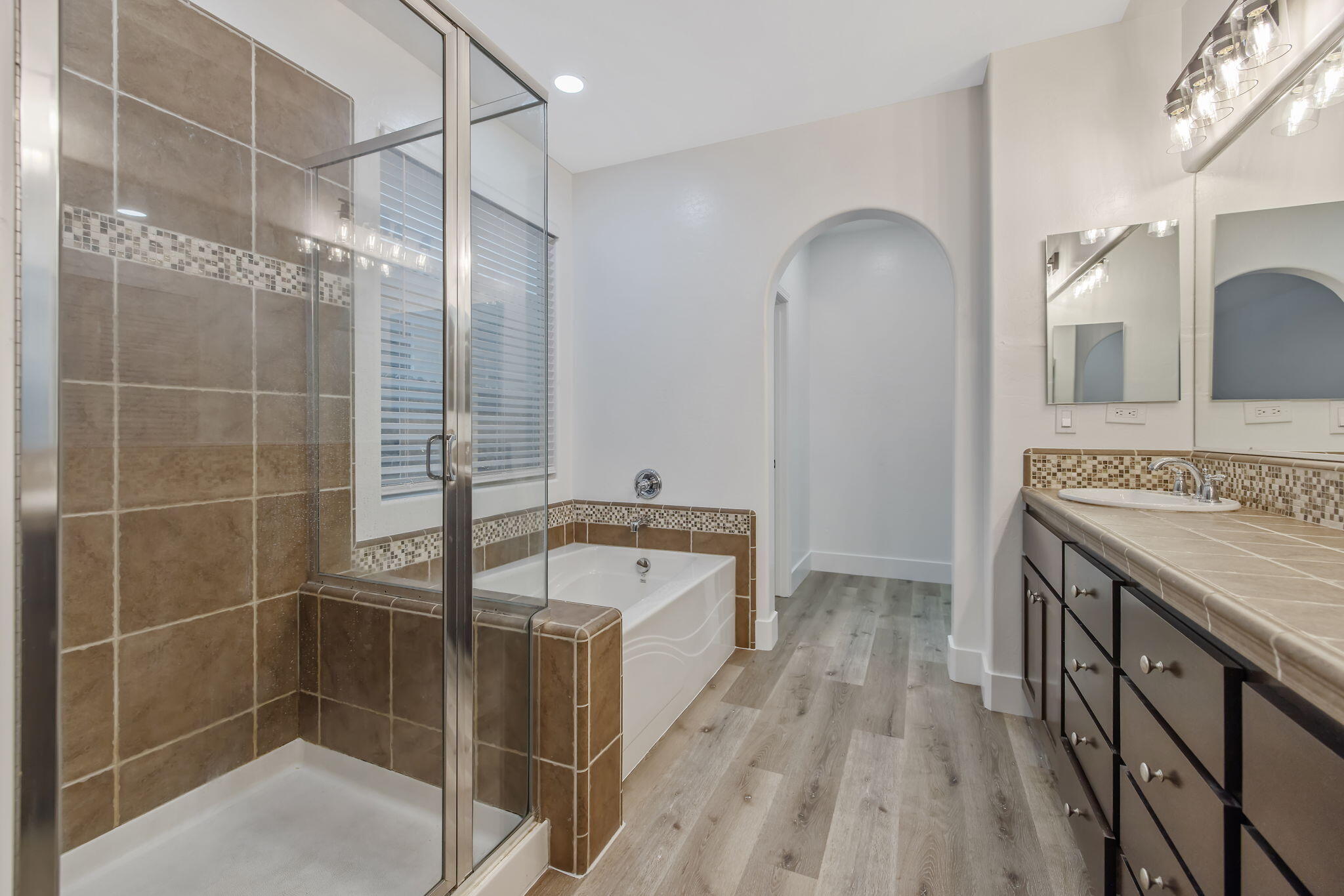 3526 W Buena Vista Ave, Visalia, CA 93291