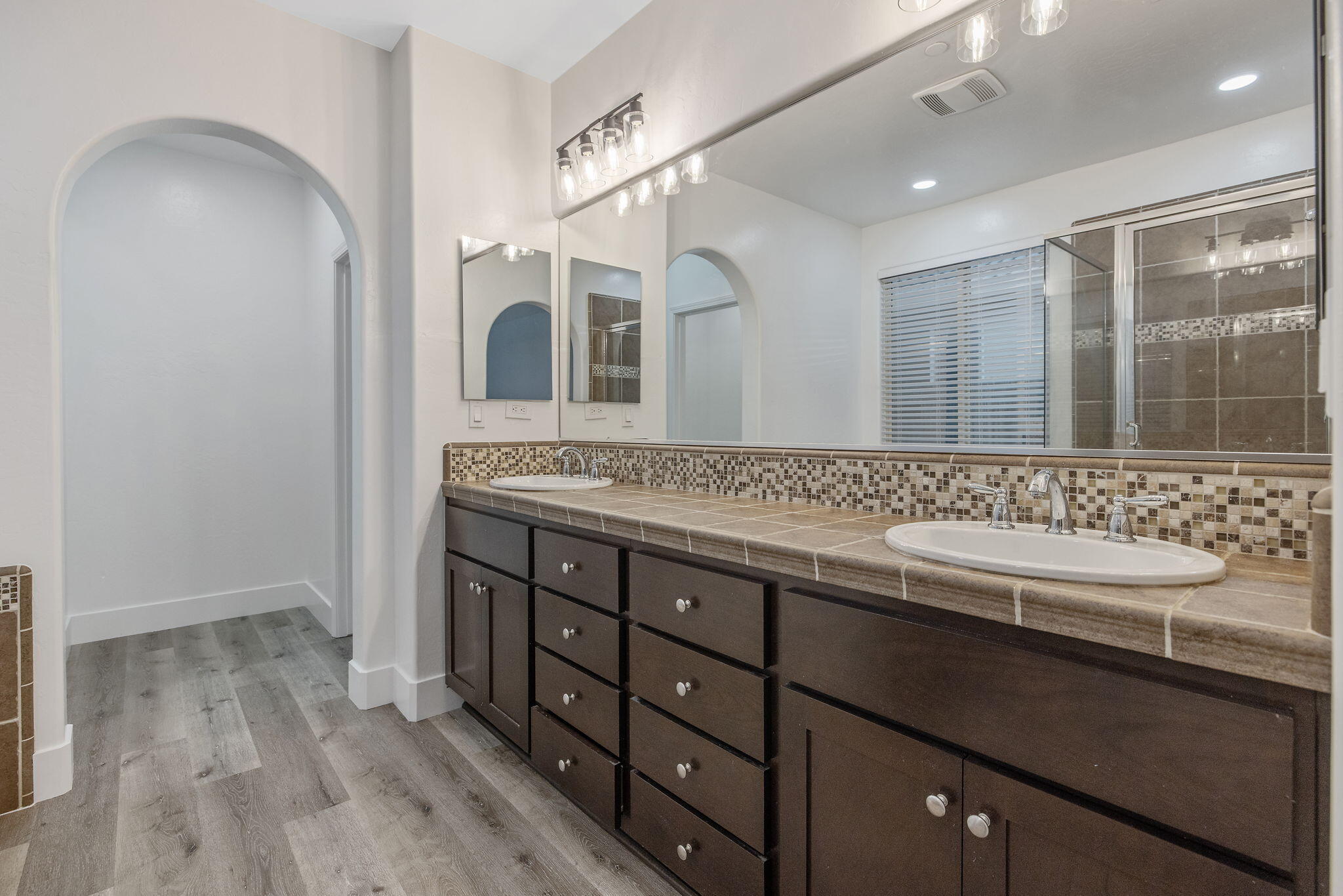 3526 W Buena Vista Ave, Visalia, CA 93291