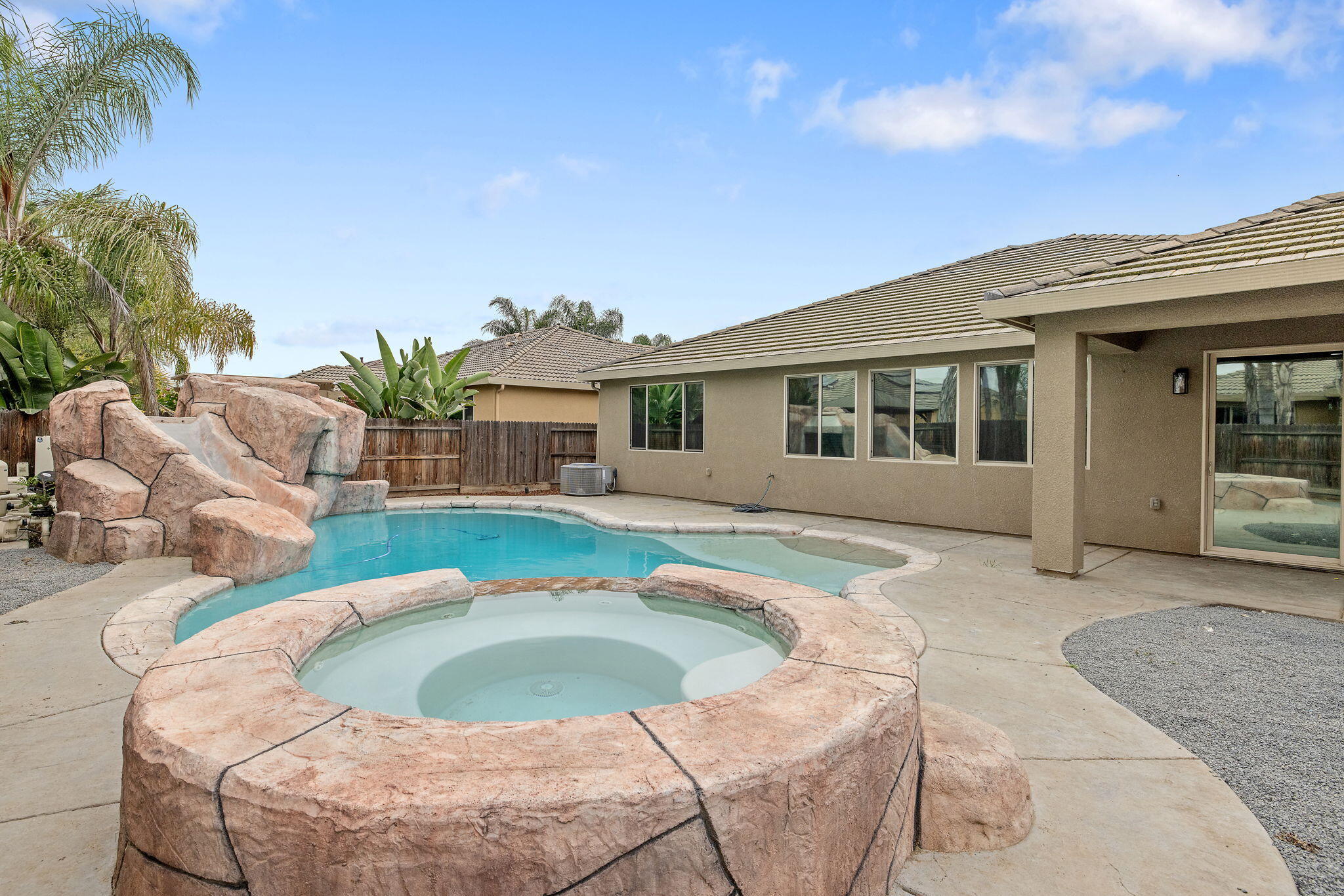 3526 W Buena Vista Ave, Visalia, CA 93291