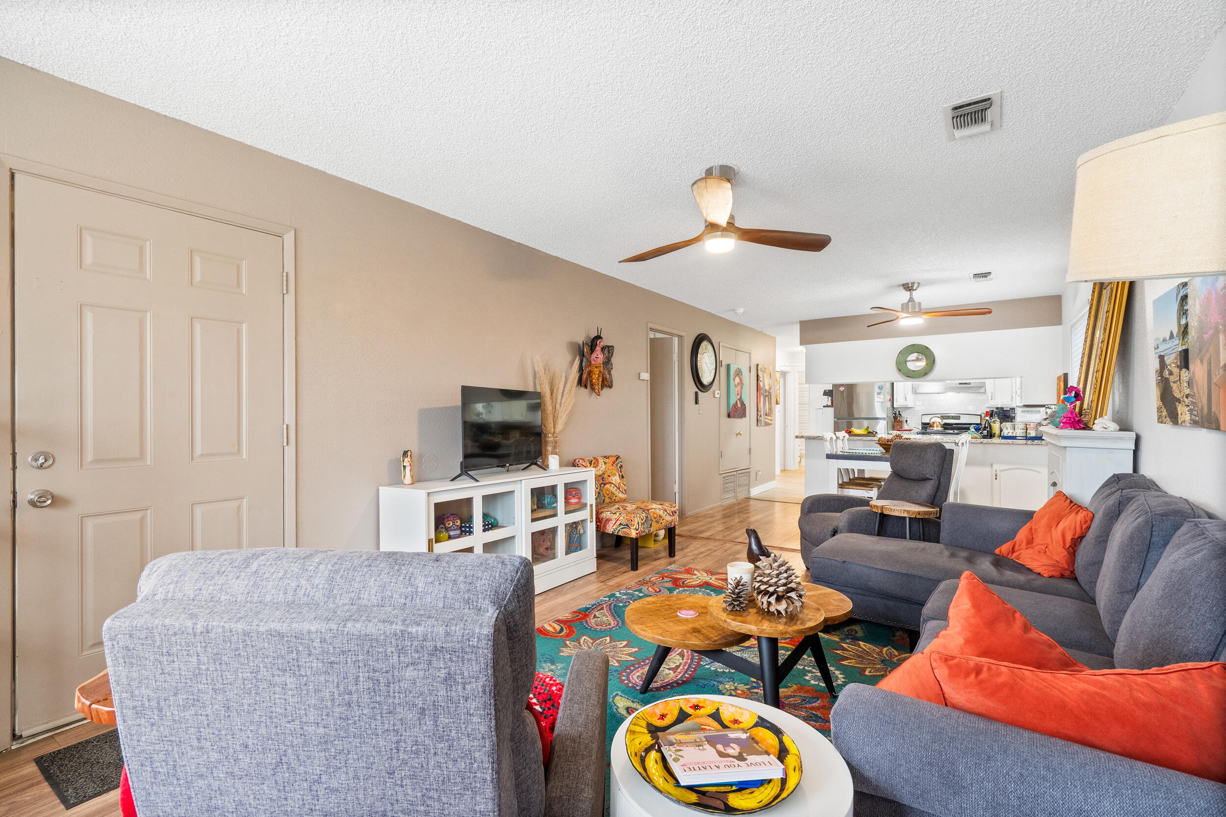 300 E Ivy St, Hanford, CA 93230