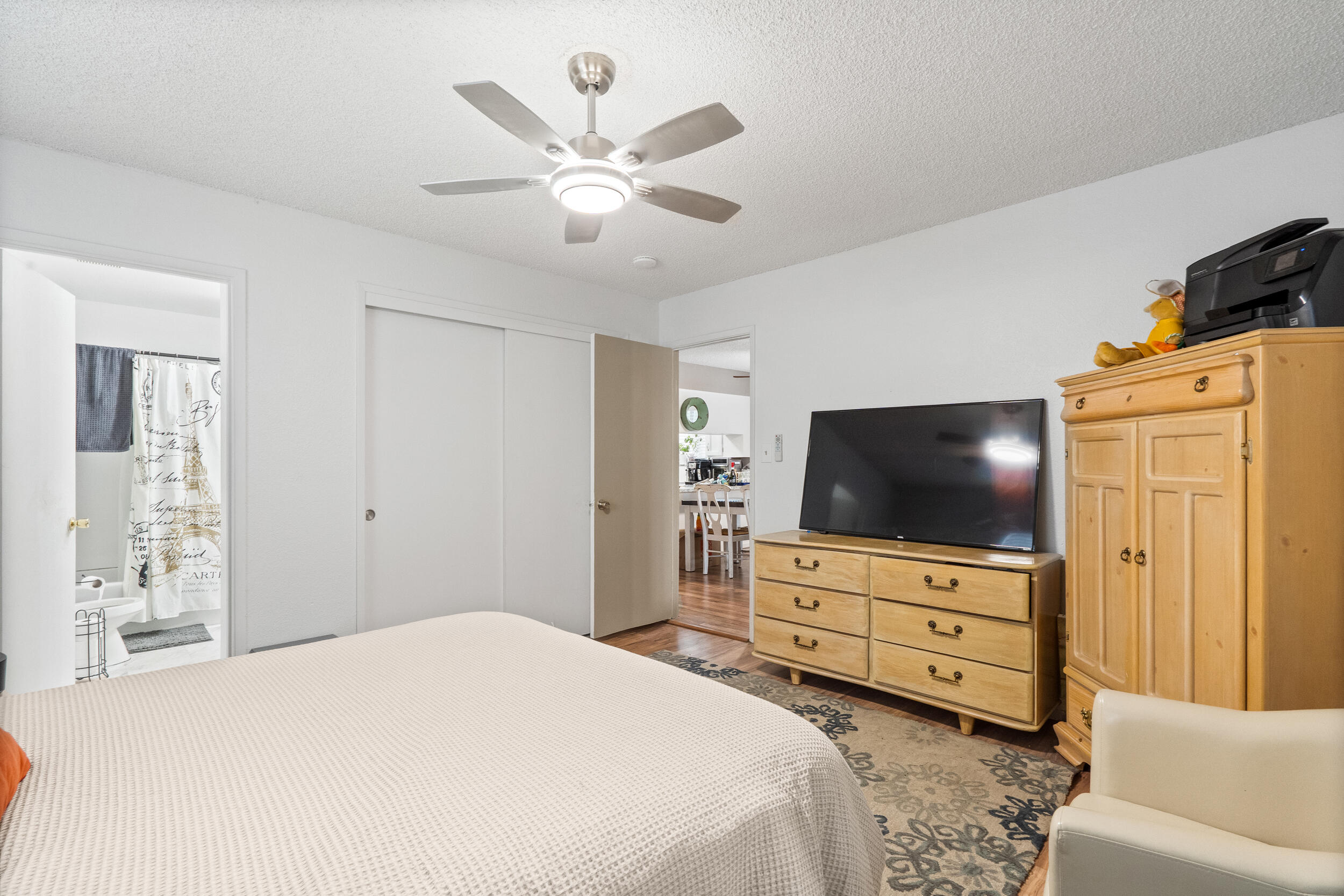 300 E Ivy St, Hanford, CA 93230