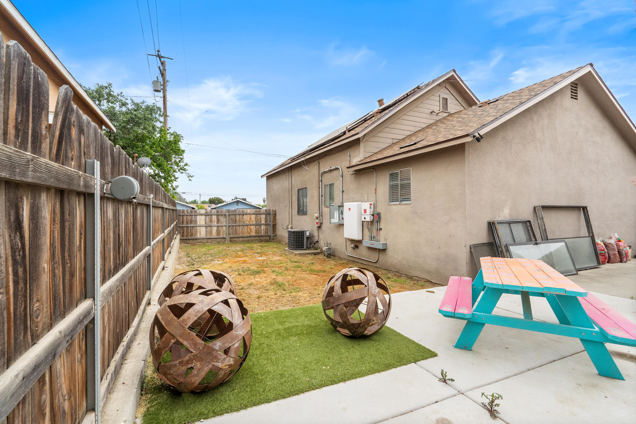 300 E Ivy St, Hanford, CA 93230