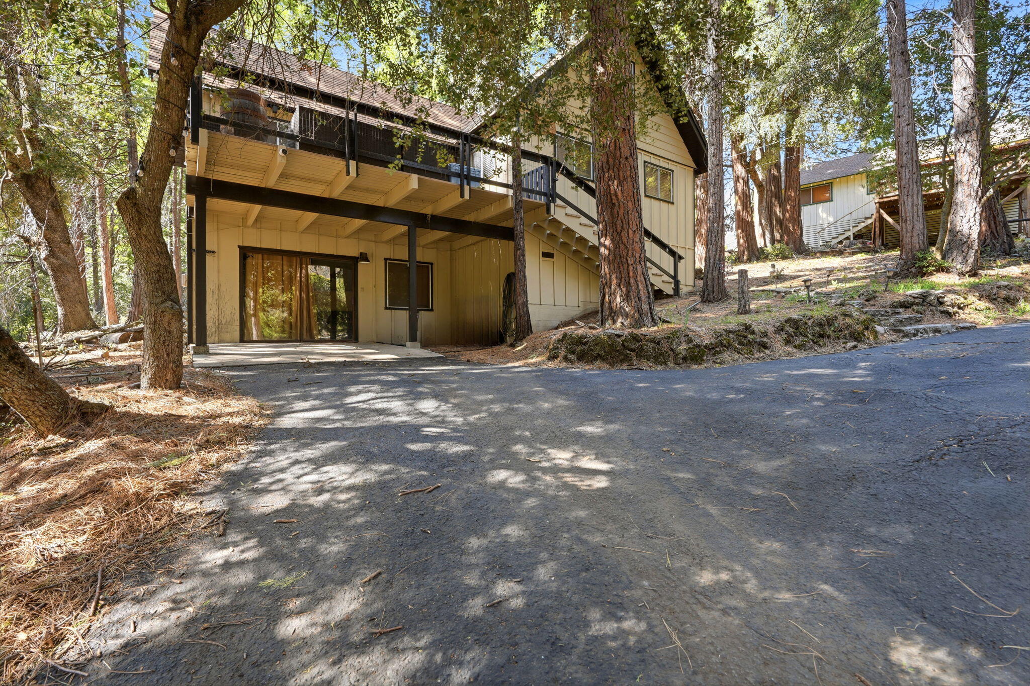 1833 James Dr, Springville, CA 93265