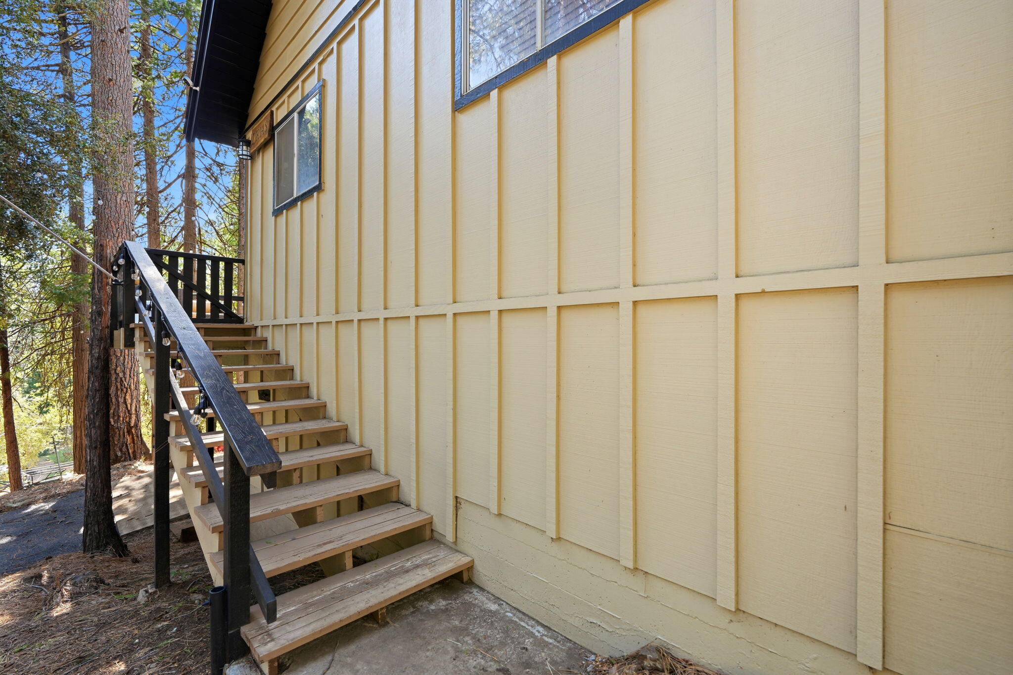 1833 James Dr, Springville, CA 93265