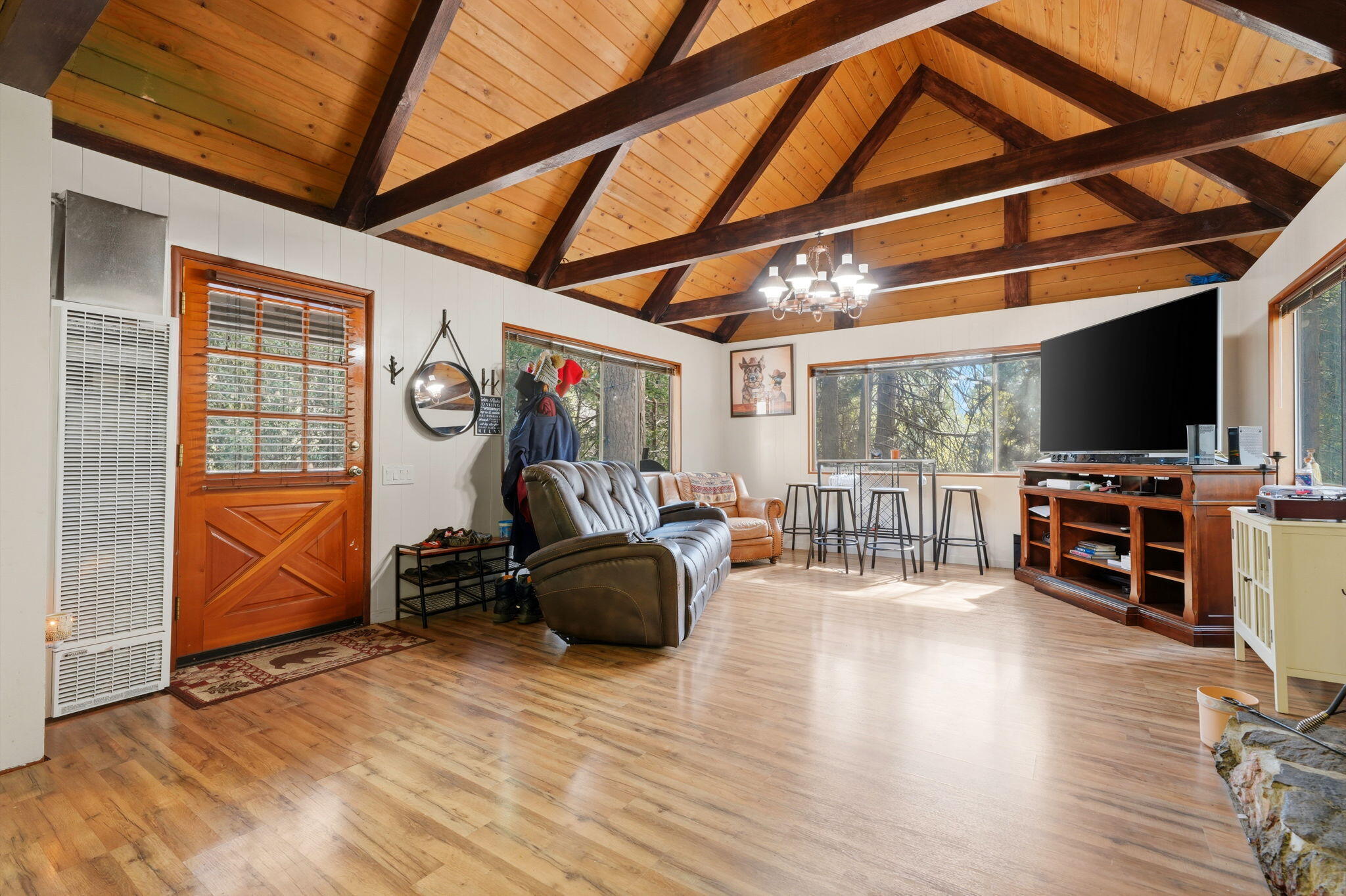 1833 James Dr, Springville, CA 93265