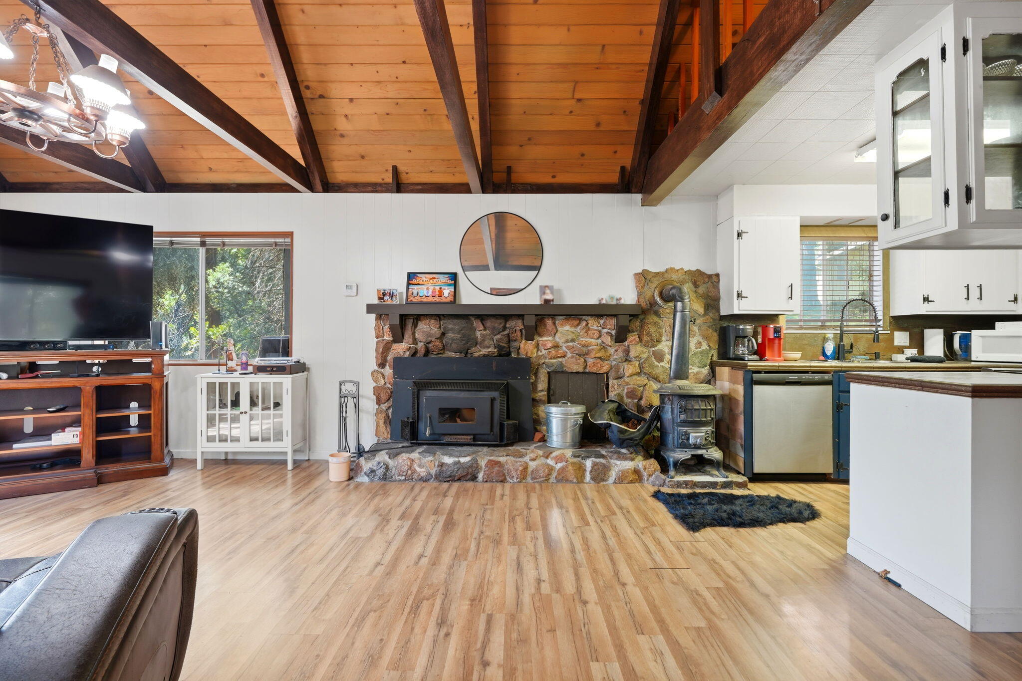 1833 James Dr, Springville, CA 93265