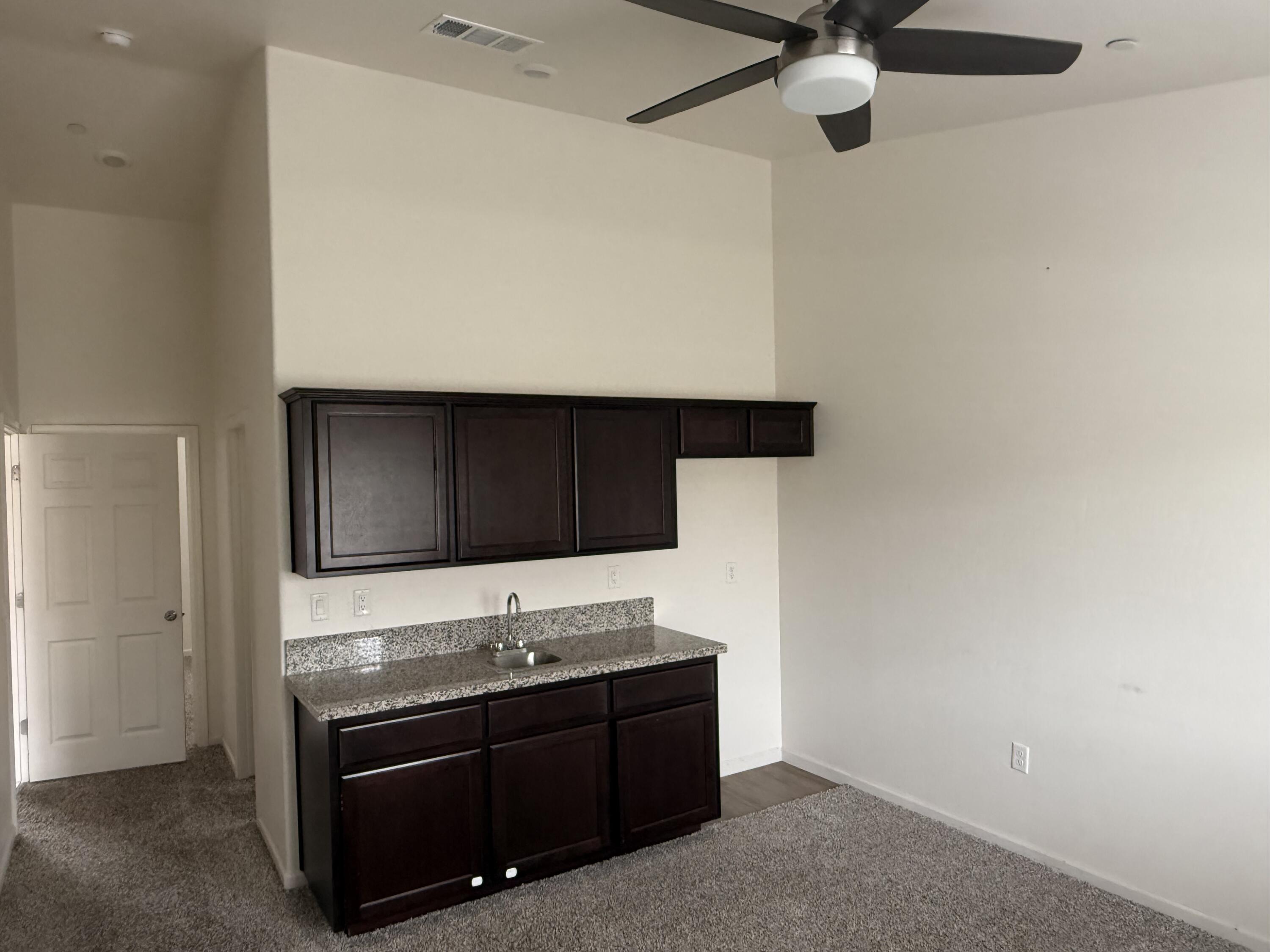 682 W Pin Oak Ave, Porterville, CA 93257