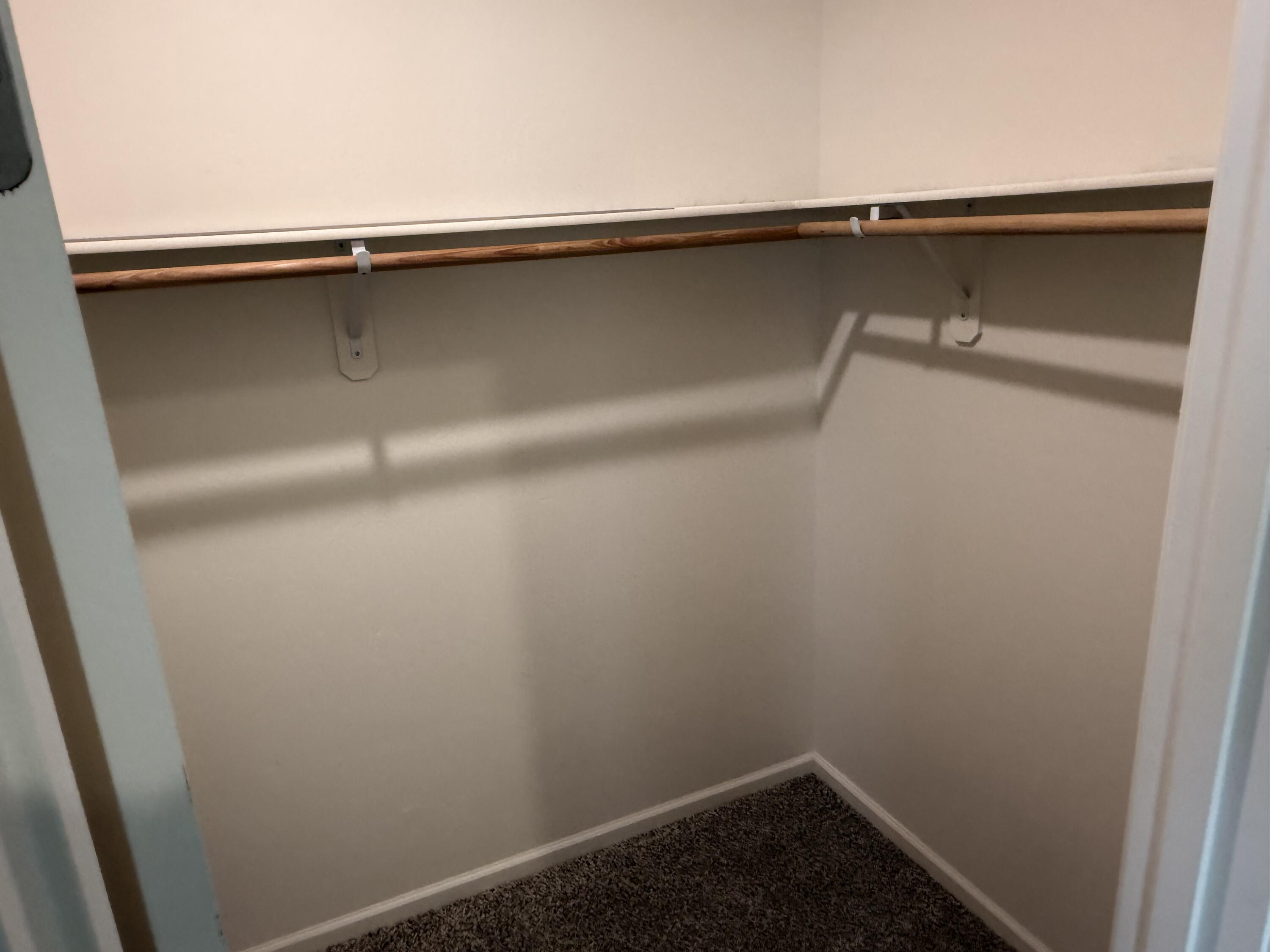 682 W Pin Oak Ave, Porterville, CA 93257