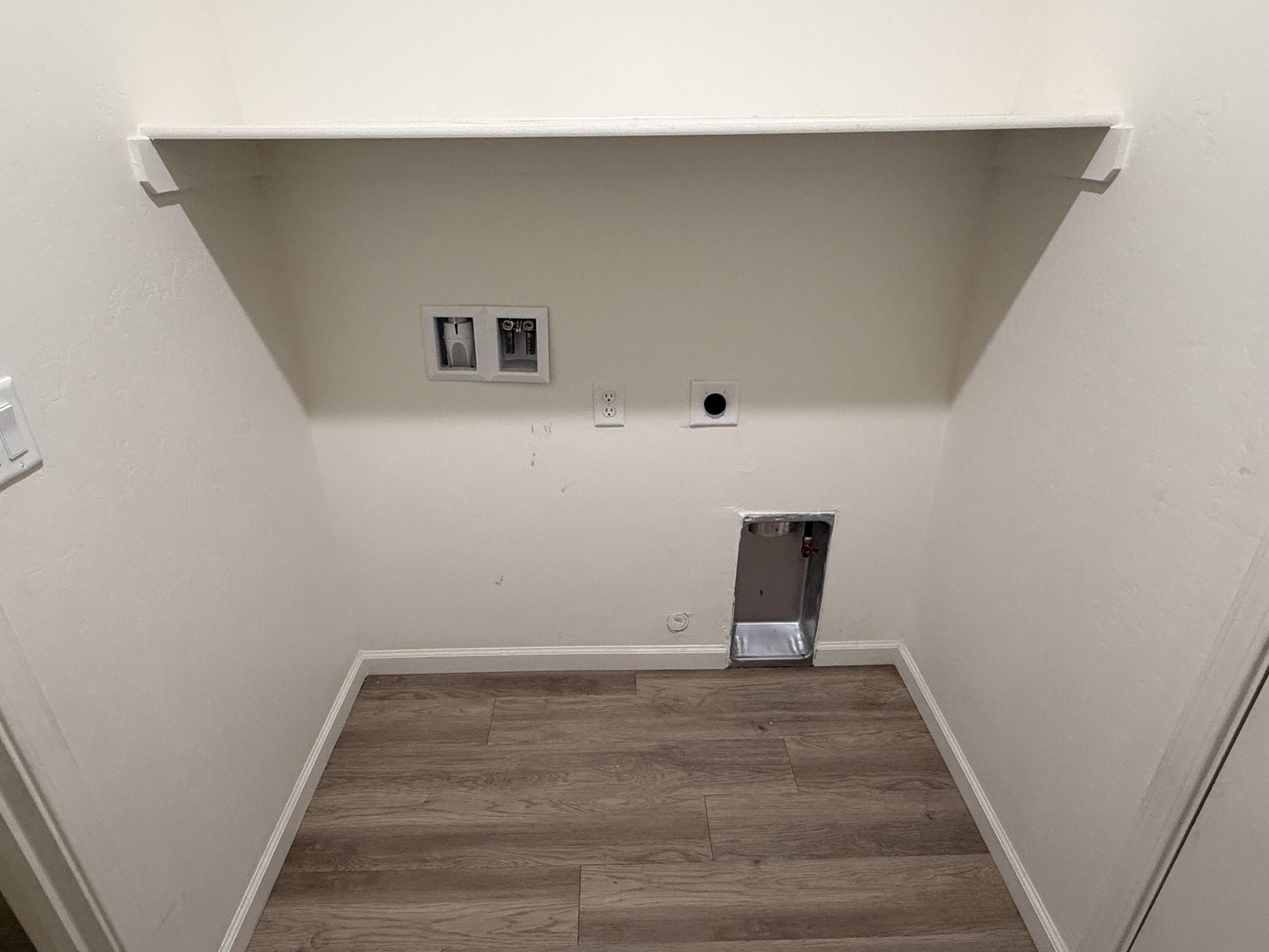 682 W Pin Oak Ave, Porterville, CA 93257