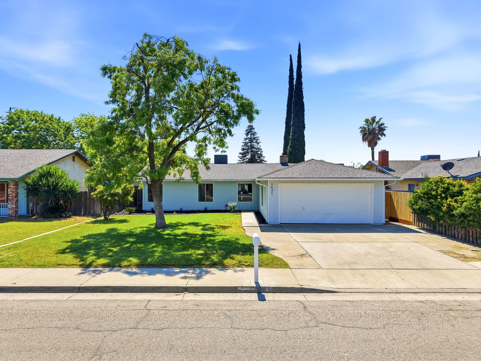 1621 W Westfield Ave, Porterville, CA 93257