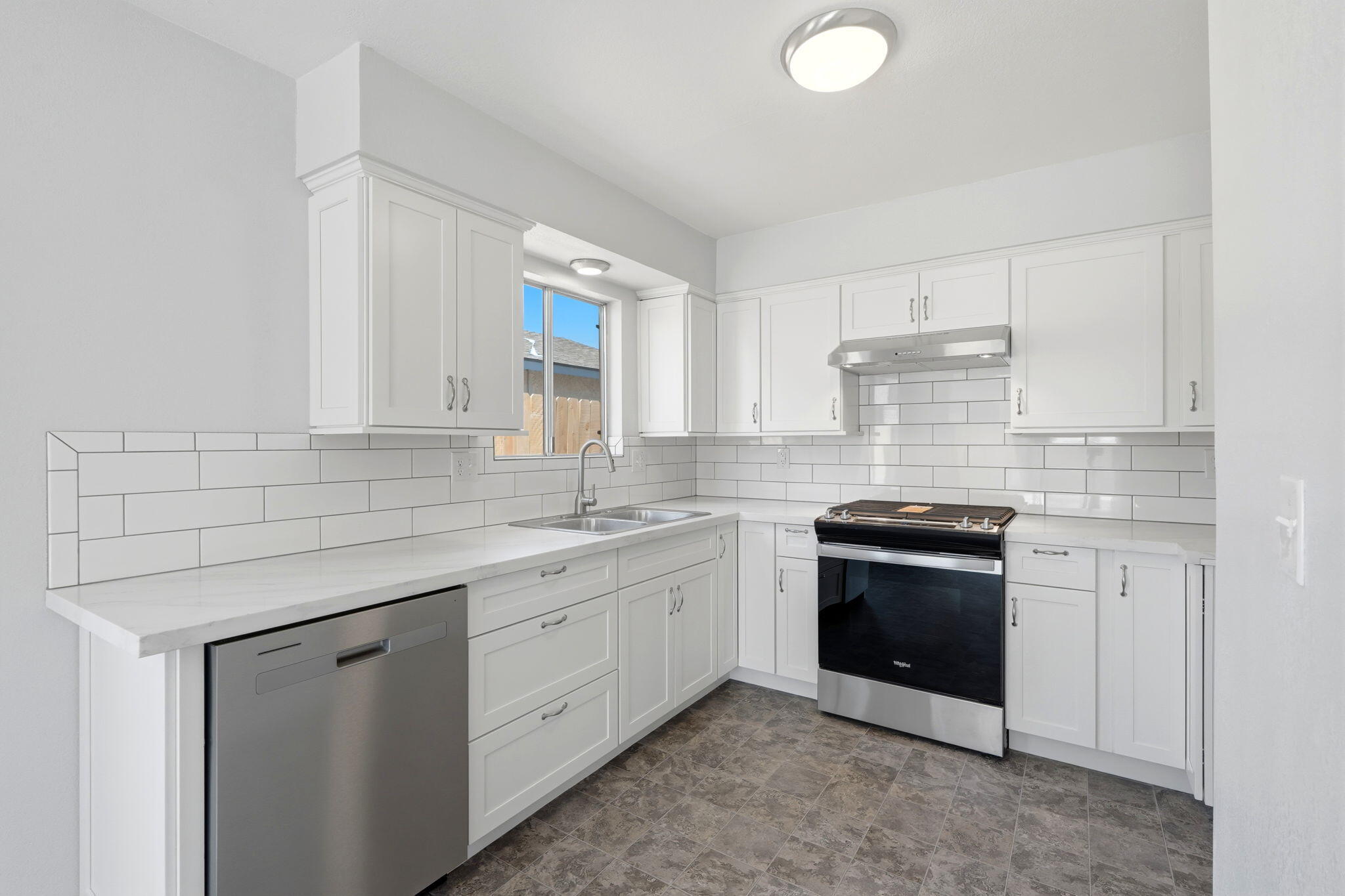 1621 W Westfield Ave, Porterville, CA 93257