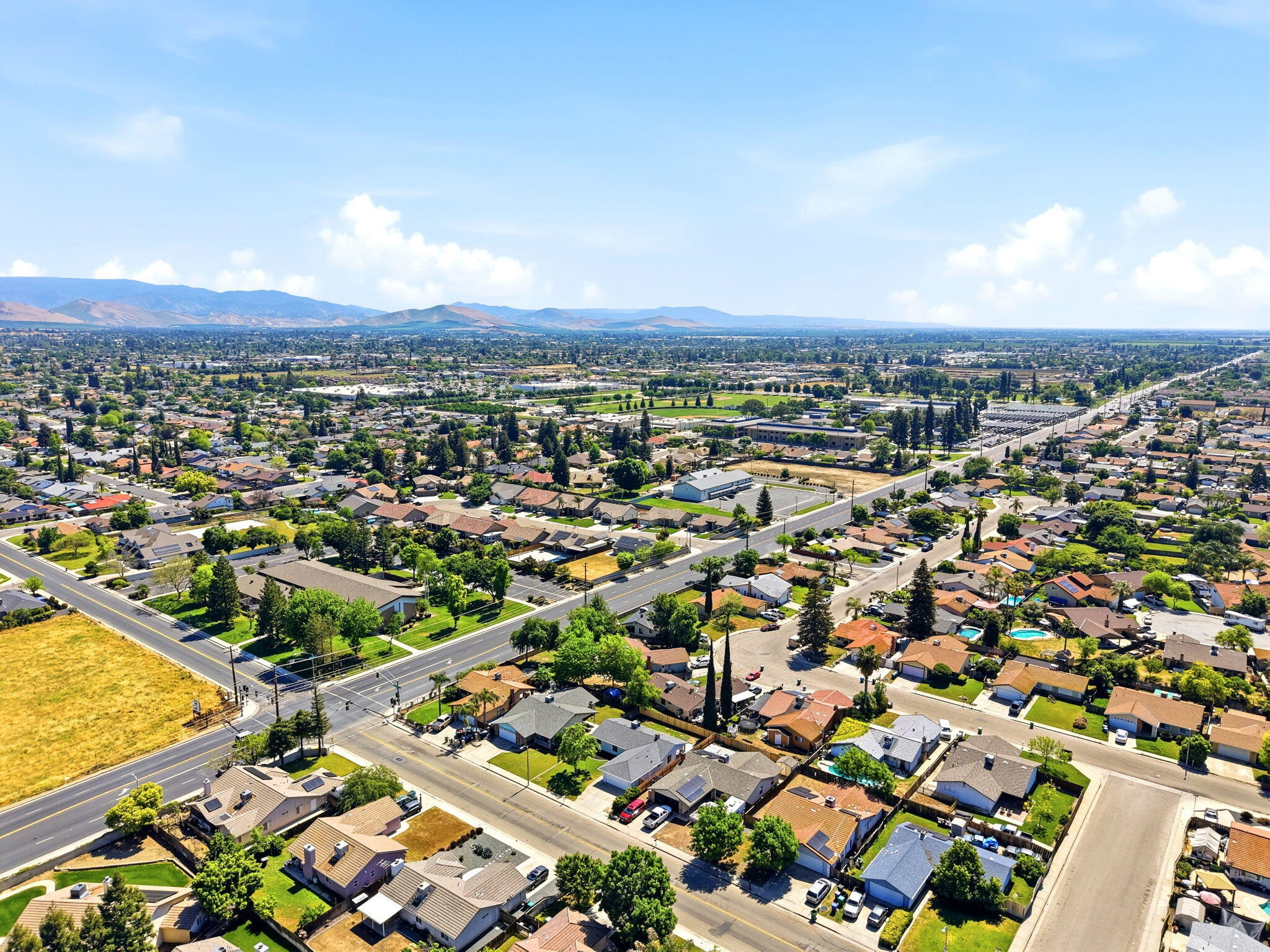 1621 W Westfield Ave, Porterville, CA 93257