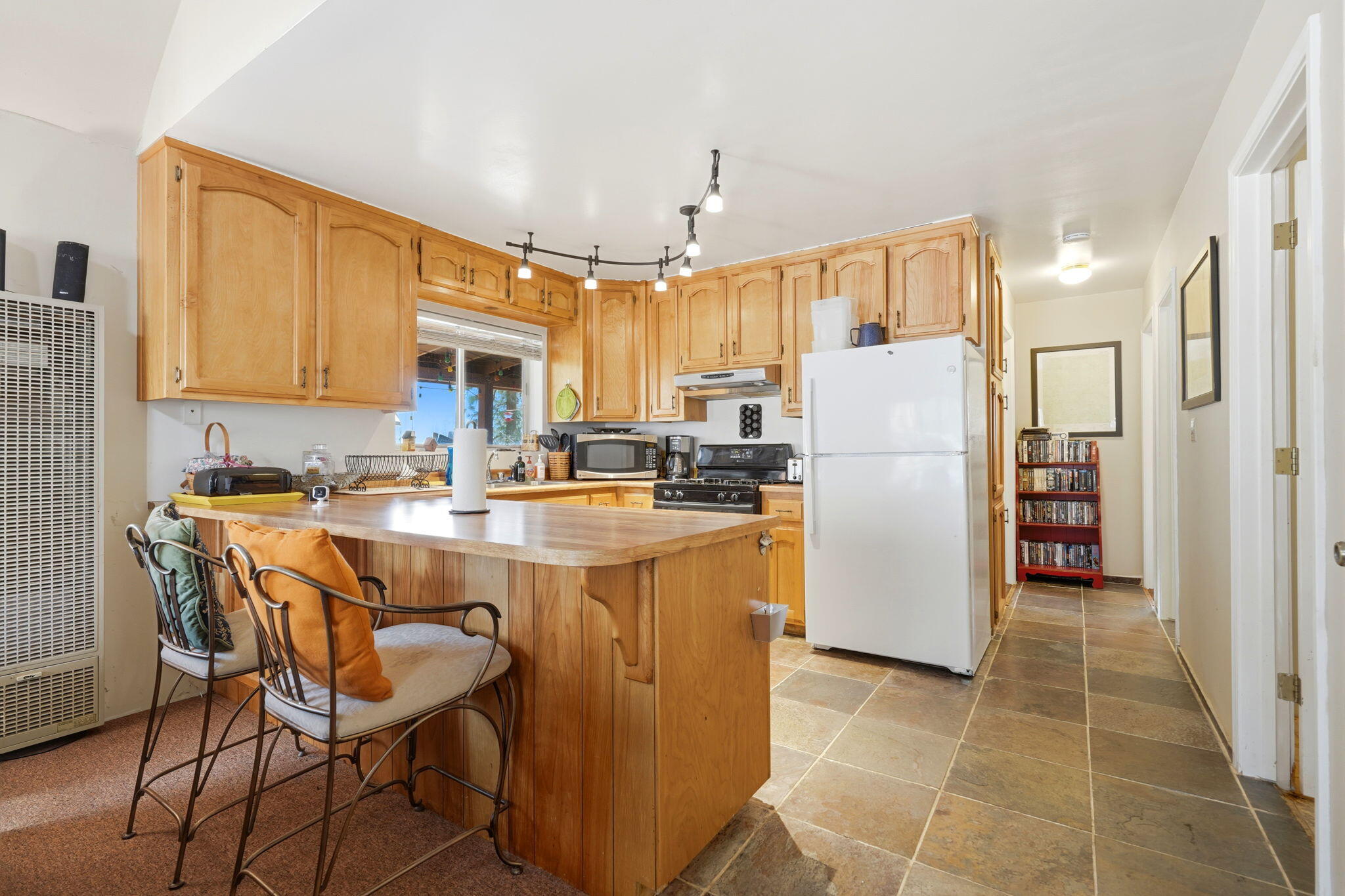 1900 Flynn Dr, Springville, CA 93265