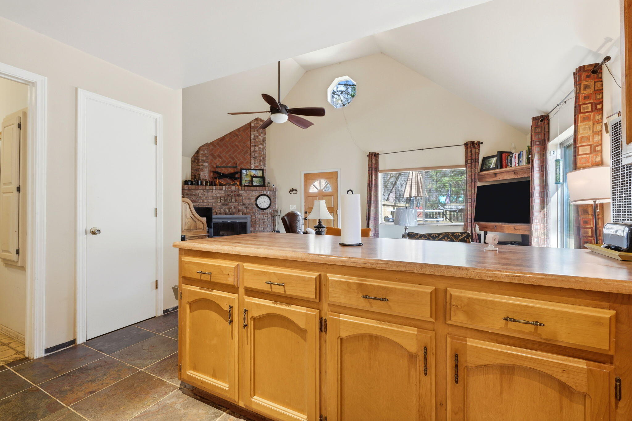 1900 Flynn Dr, Springville, CA 93265