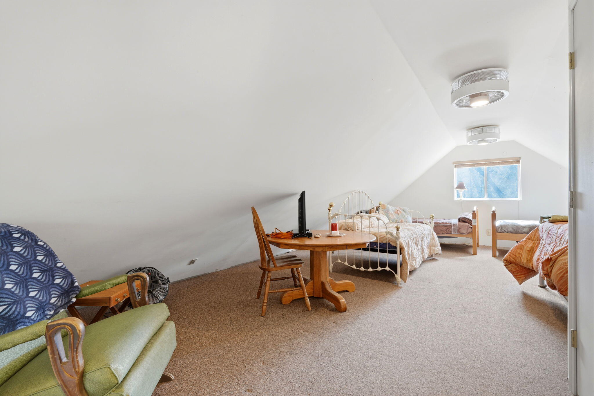 1900 Flynn Dr, Springville, CA 93265