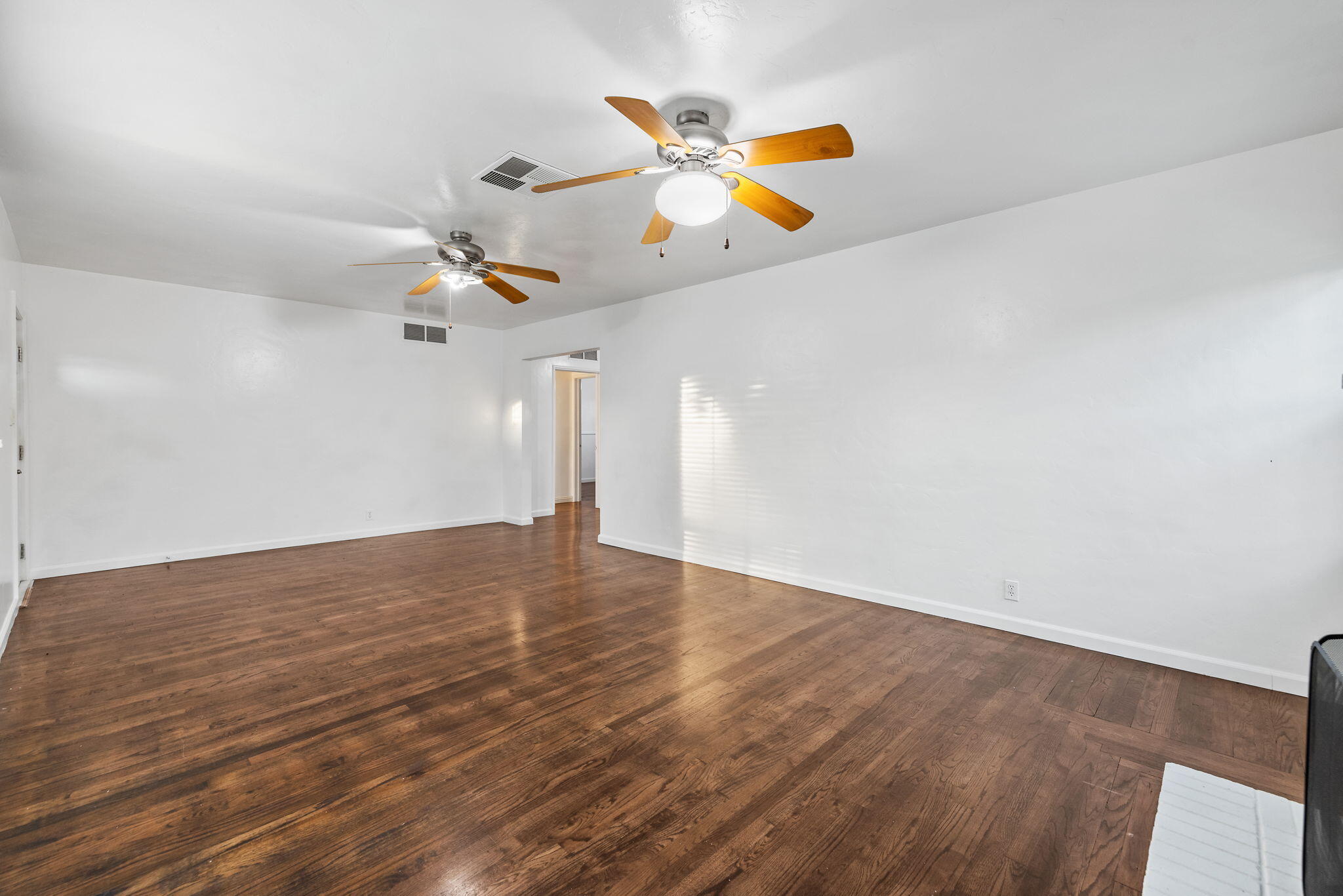 820 S Oak Park, Visalia, CA 93277