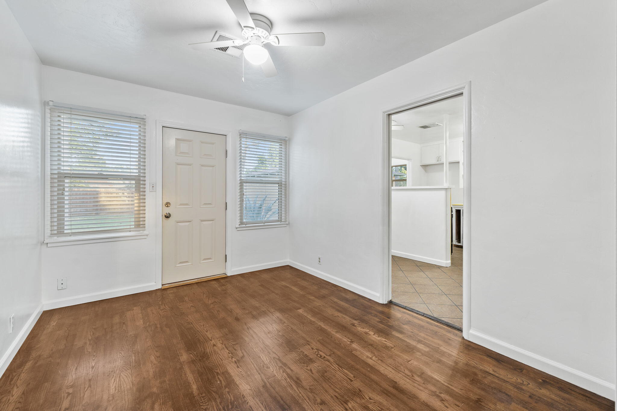 820 S Oak Park, Visalia, CA 93277