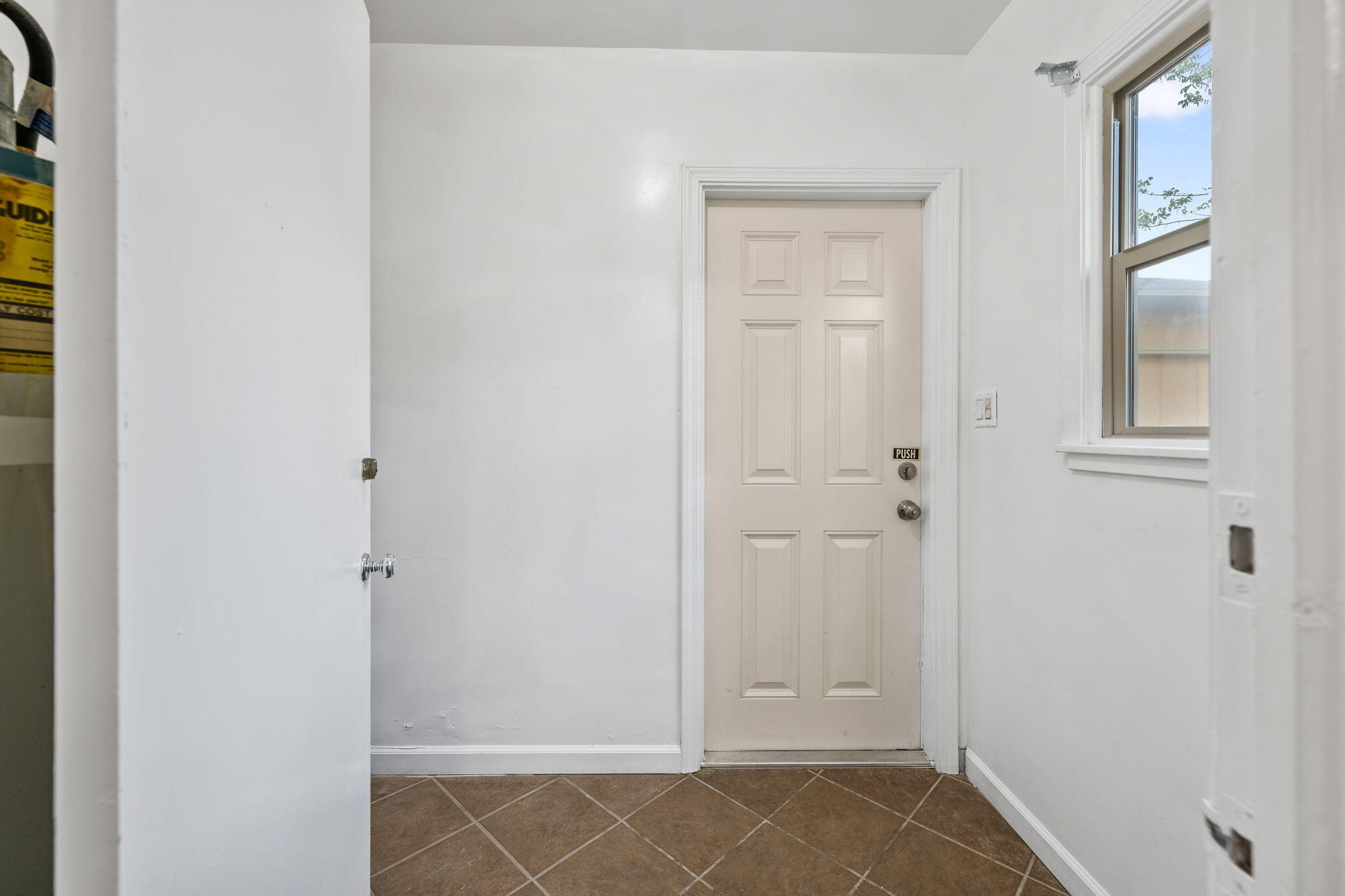 820 S Oak Park, Visalia, CA 93277