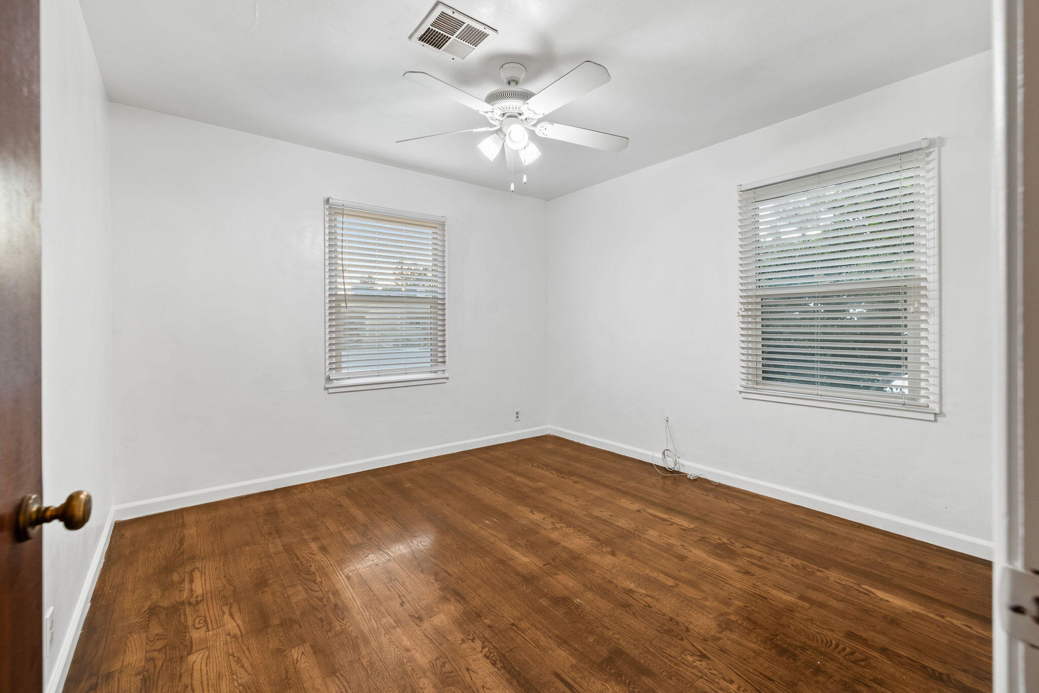 820 S Oak Park, Visalia, CA 93277