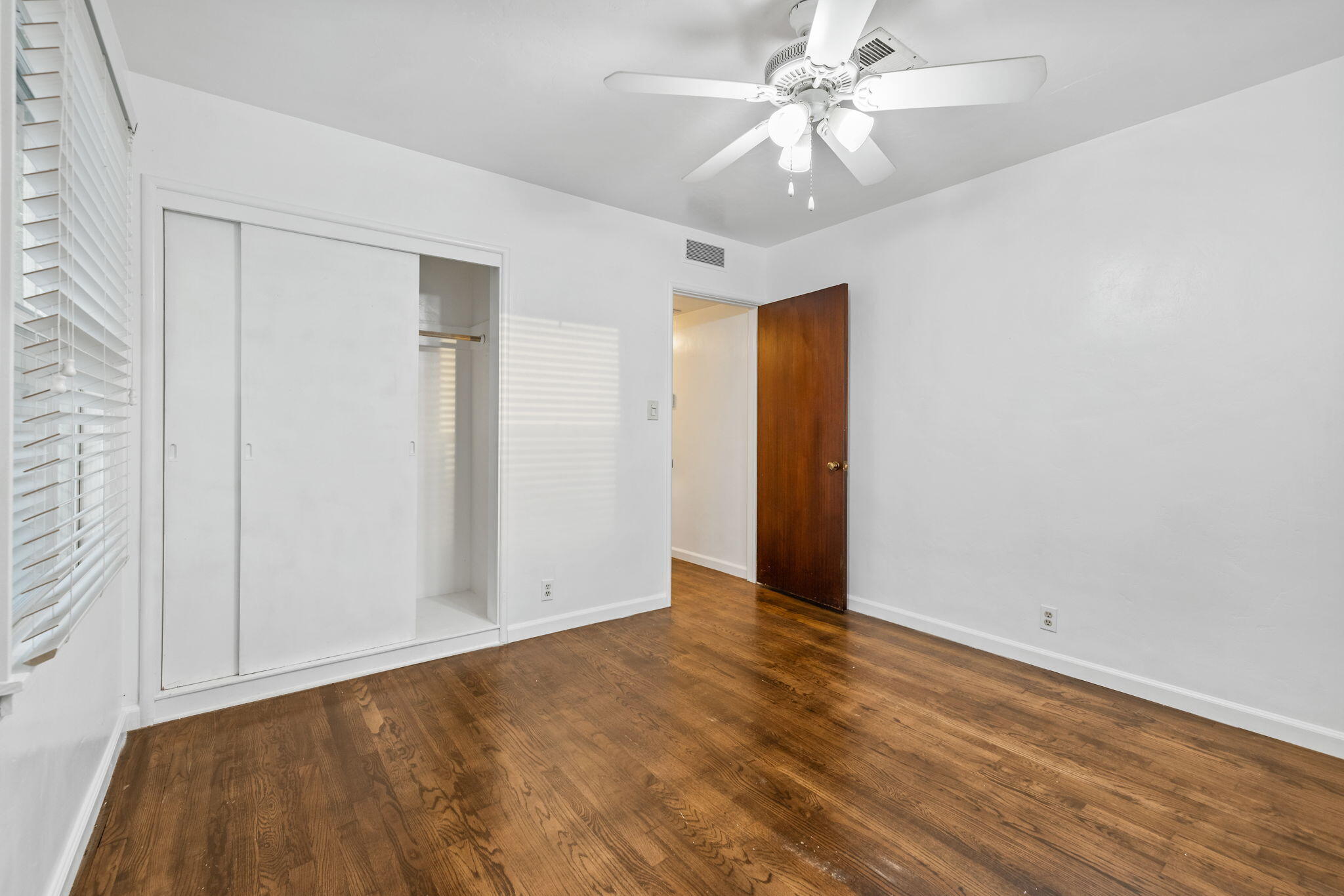 820 S Oak Park, Visalia, CA 93277