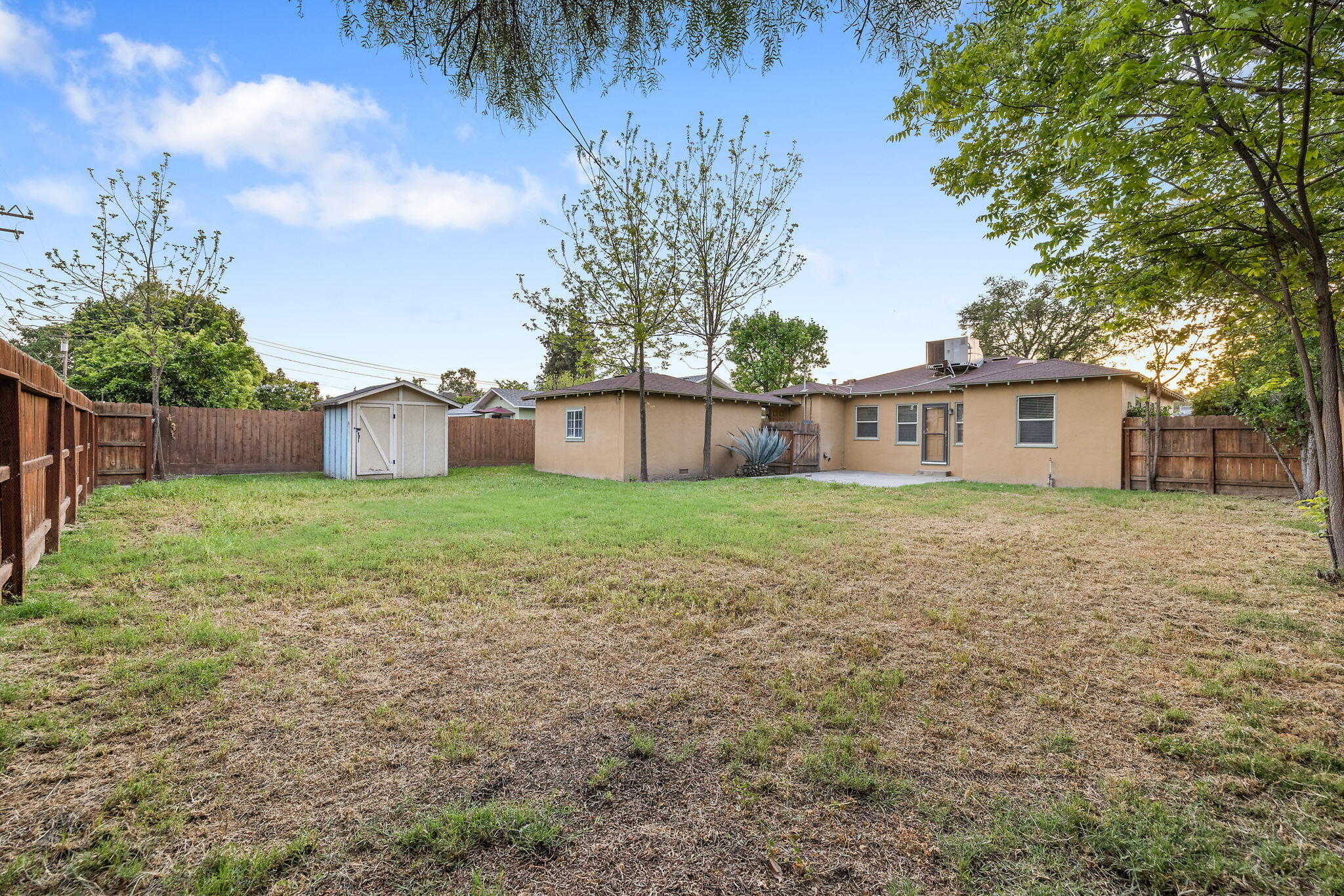 820 S Oak Park, Visalia, CA 93277