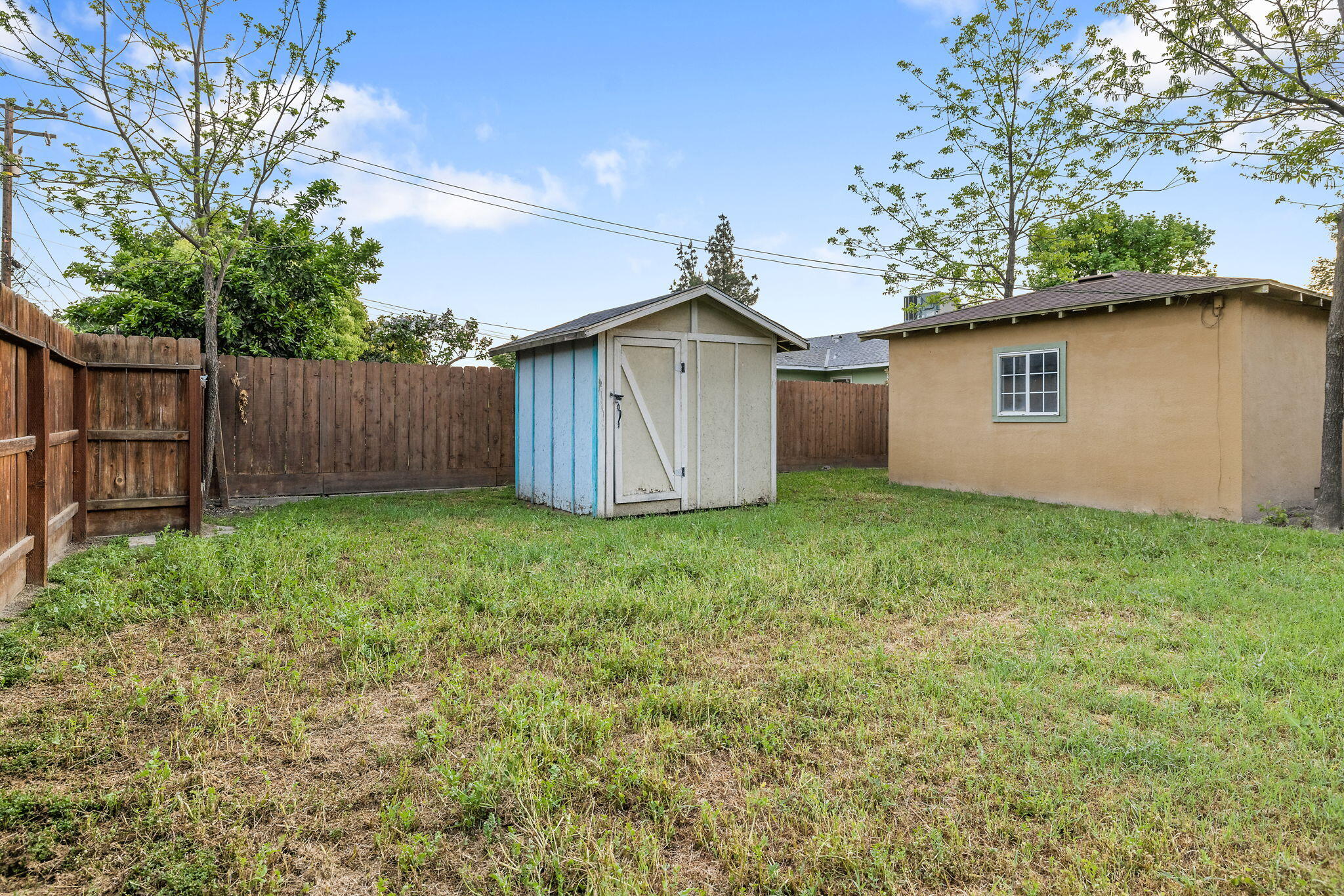 820 S Oak Park, Visalia, CA 93277